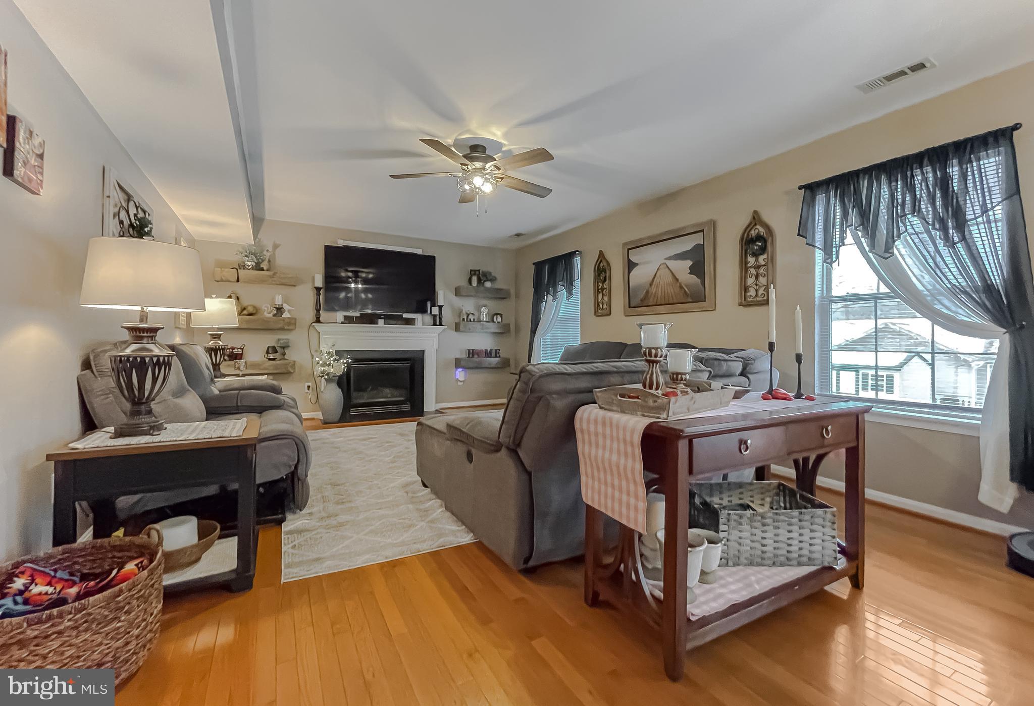 HUNTING QUARTERS - Residential