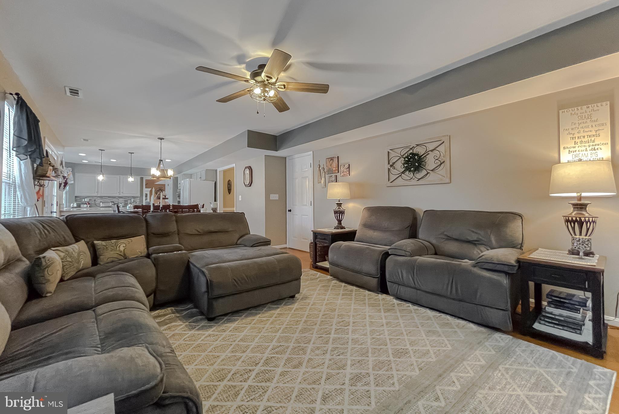HUNTING QUARTERS - Residential