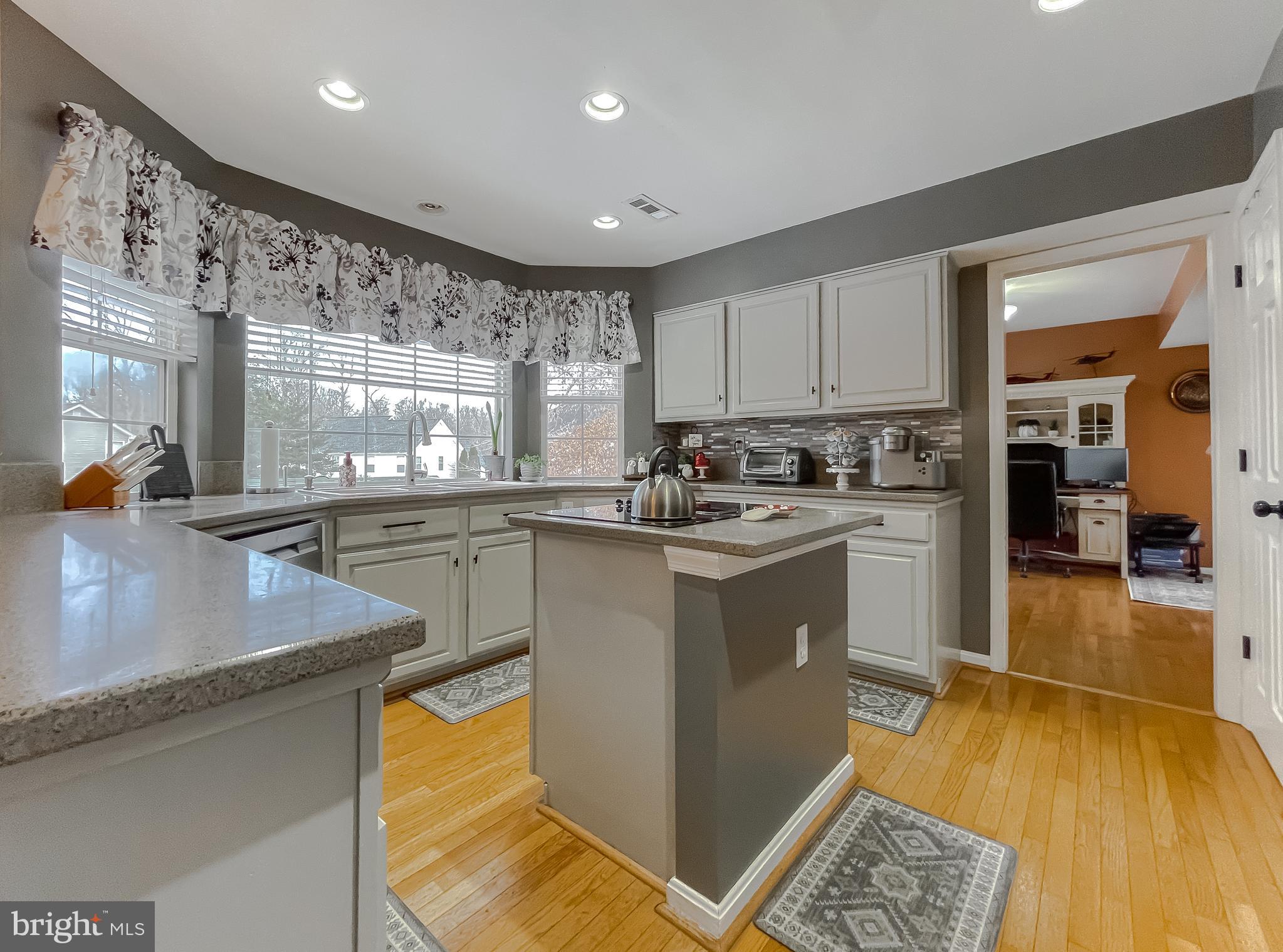 HUNTING QUARTERS - Residential