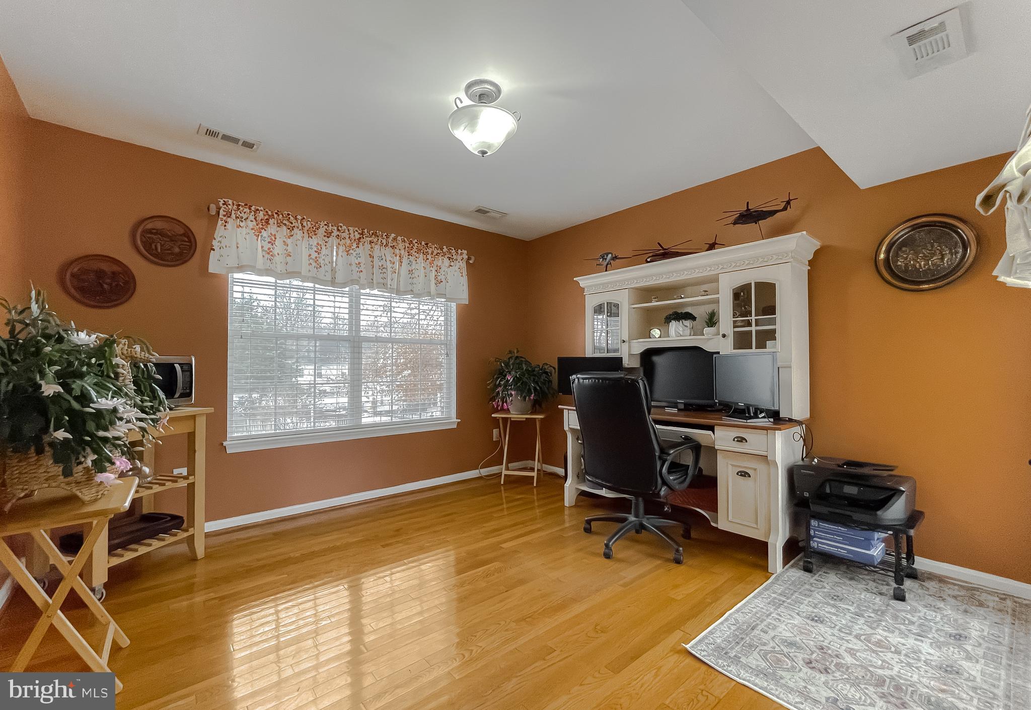 HUNTING QUARTERS - Residential
