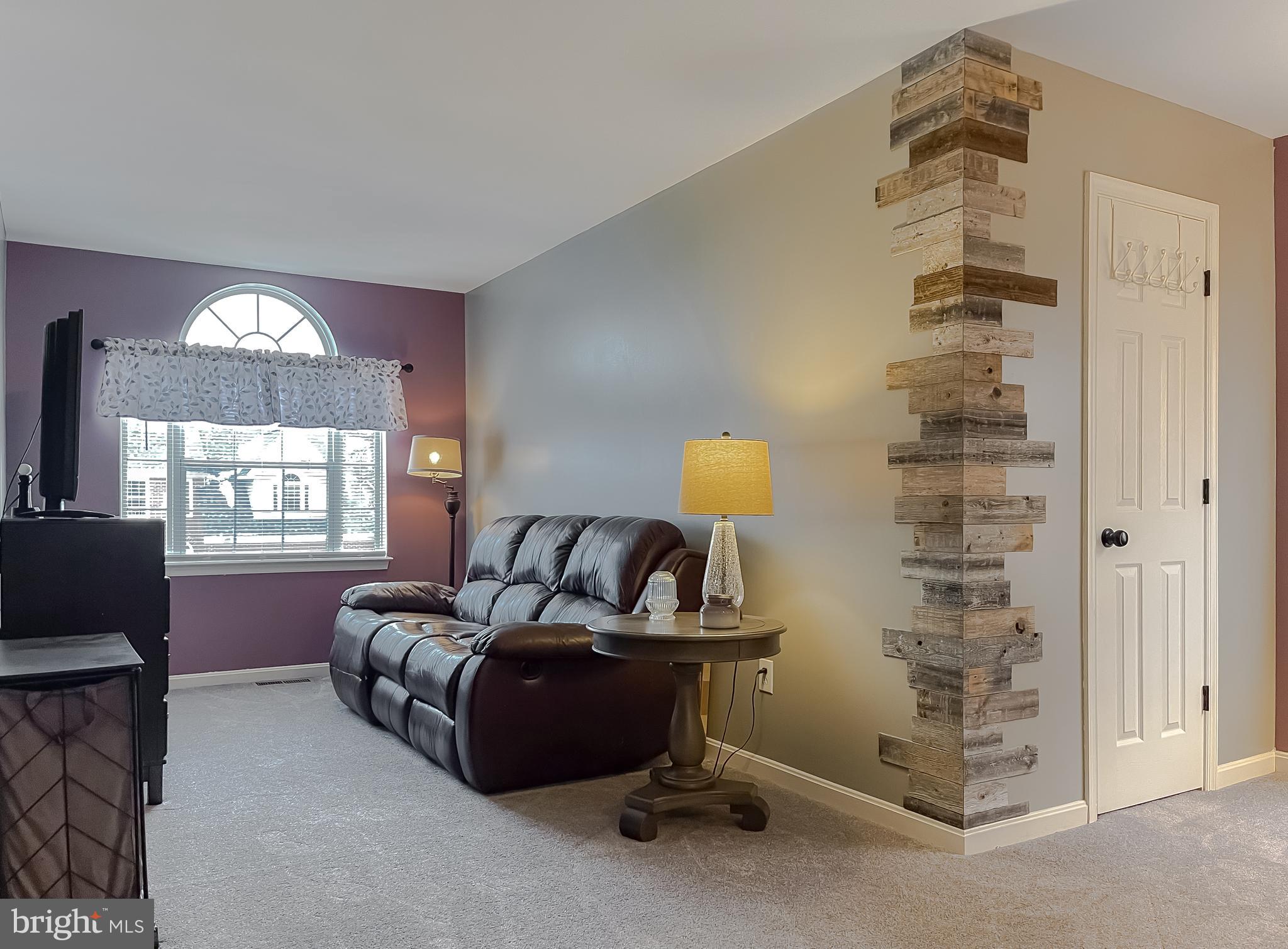 HUNTING QUARTERS - Residential