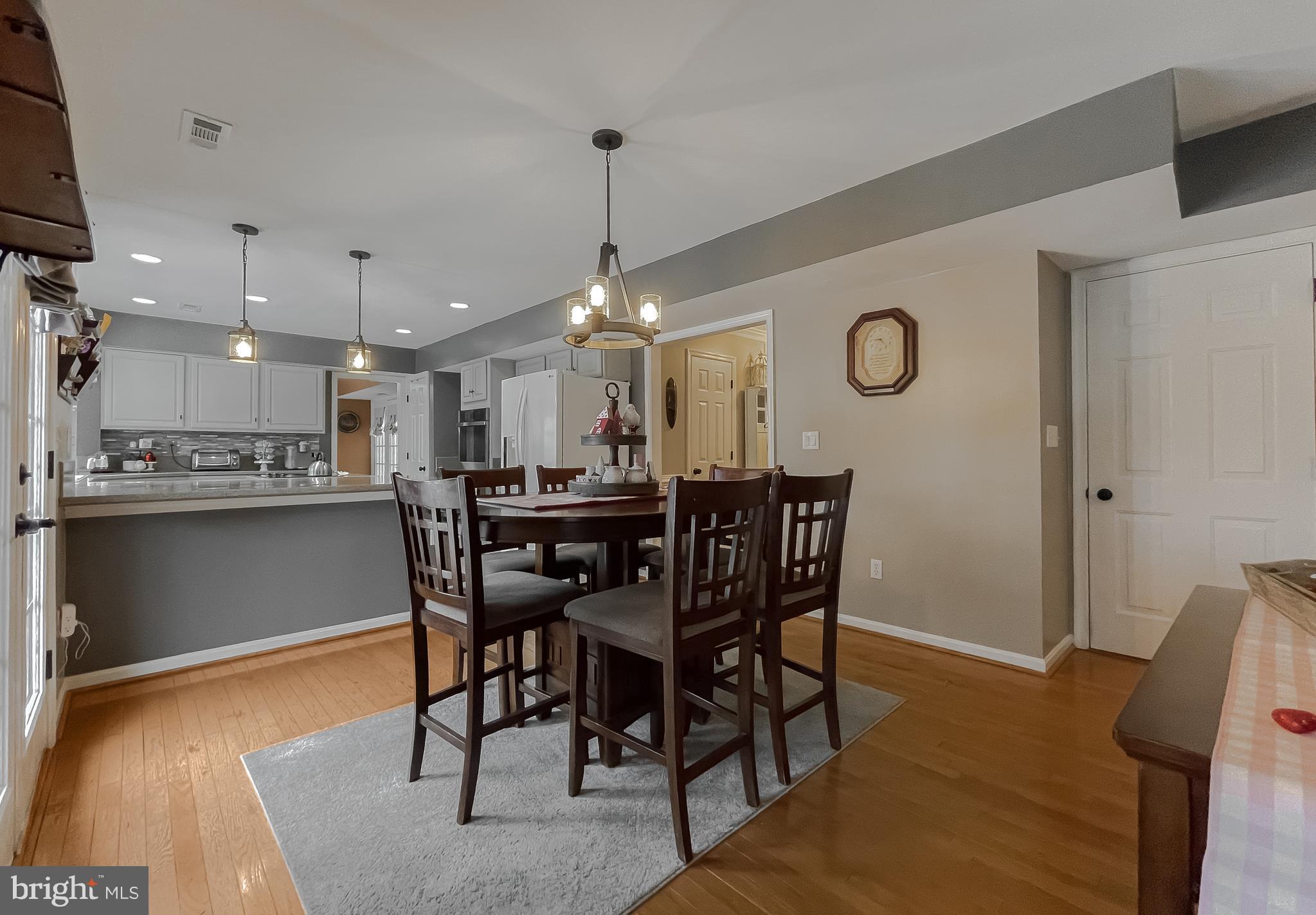 HUNTING QUARTERS - Residential