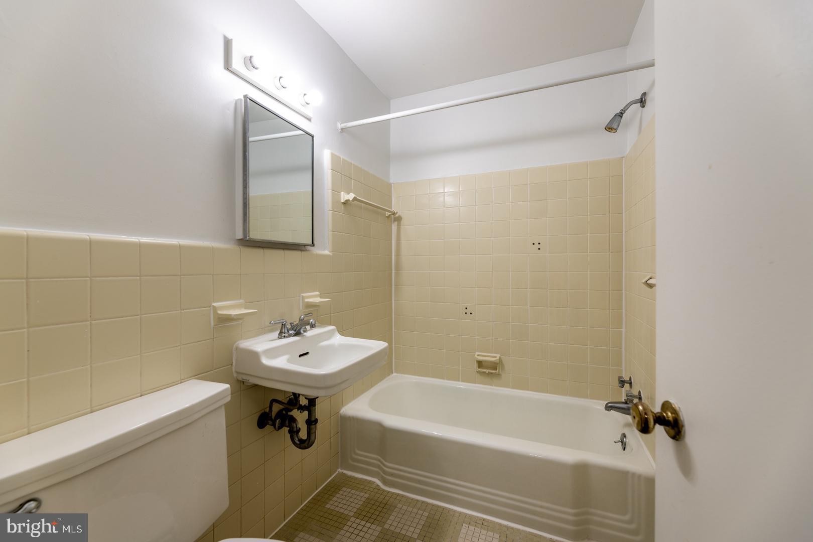 PARKSIDE CONDOMINIUMS - Residential