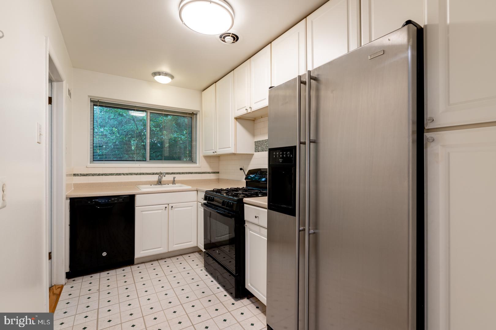PARKSIDE CONDOMINIUMS - Residential