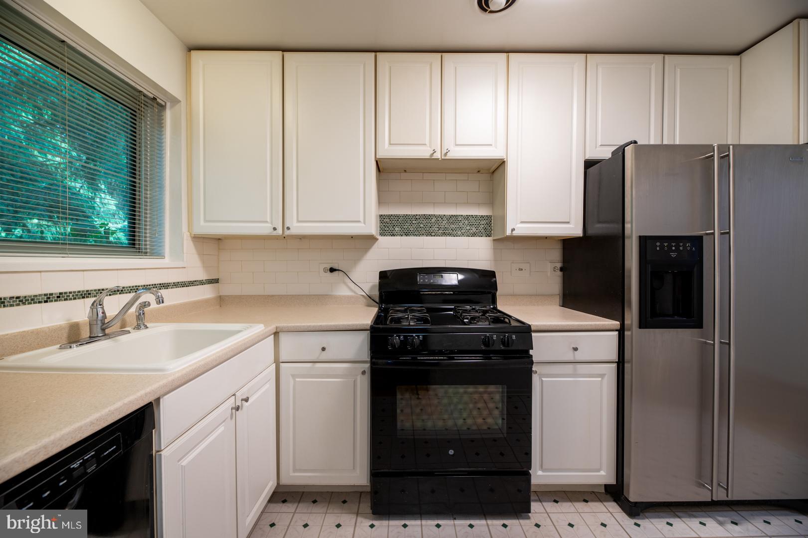 PARKSIDE CONDOMINIUMS - Residential