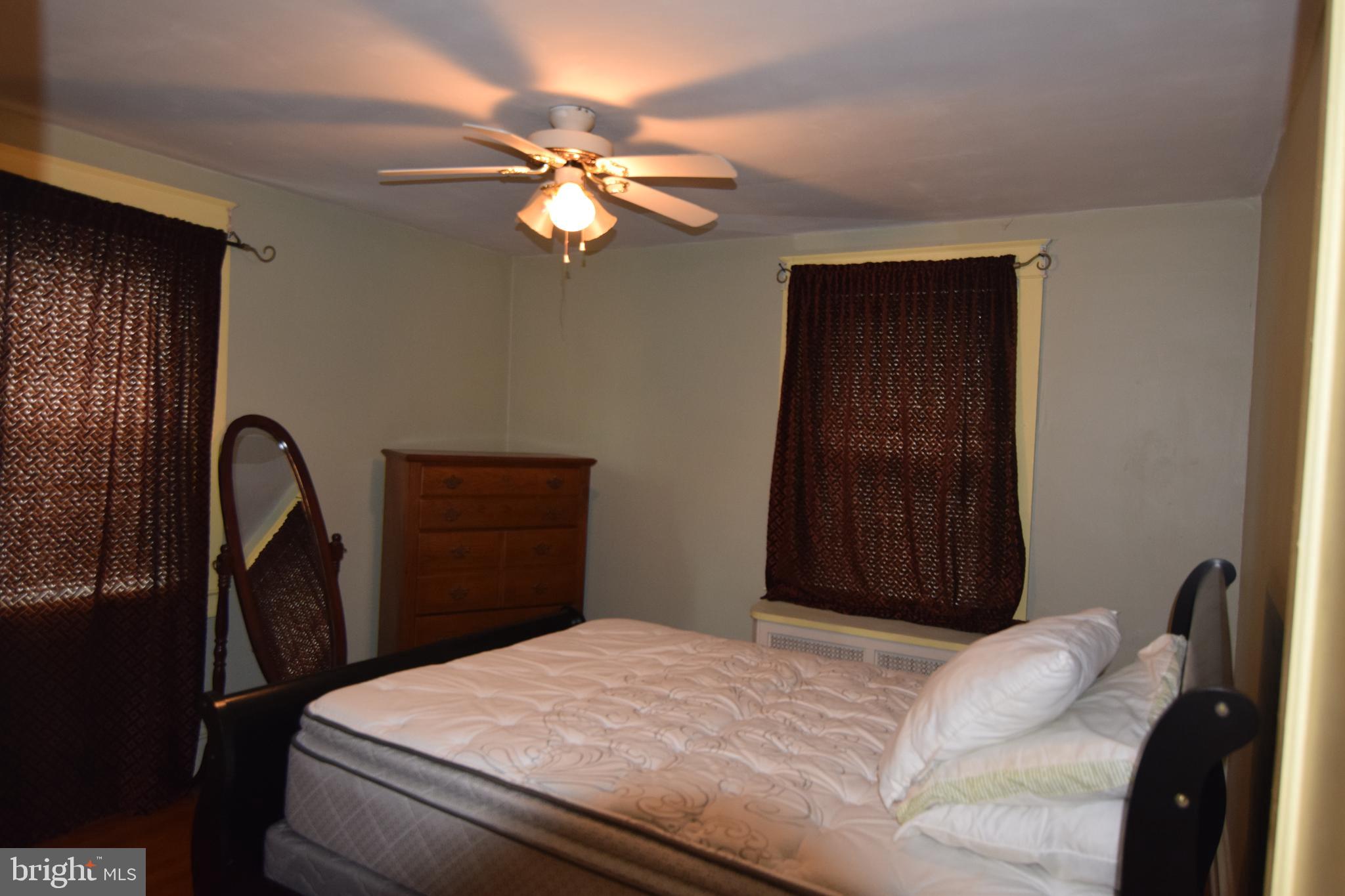 GLADSTONE MANOR - Residential
