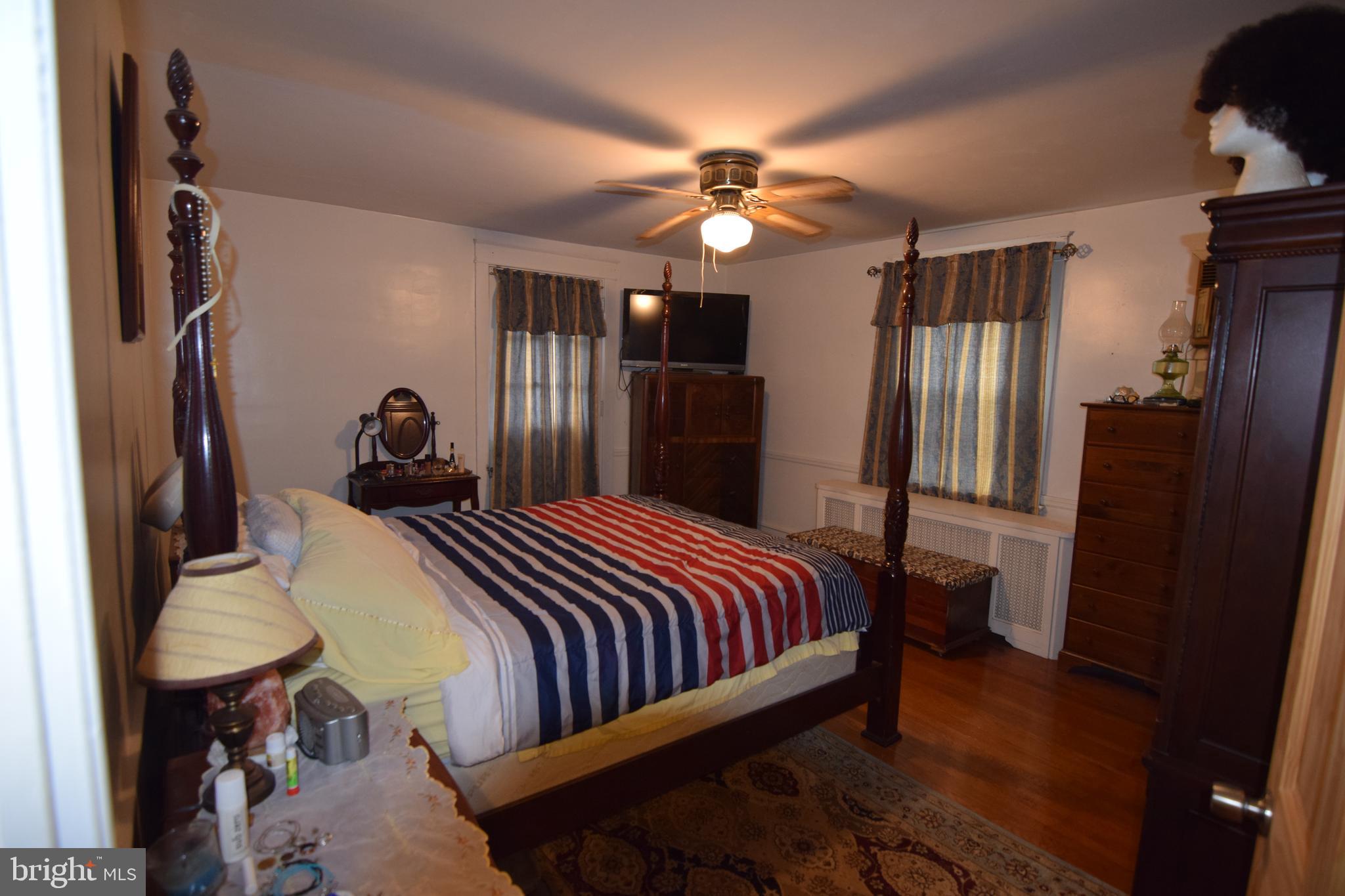 GLADSTONE MANOR - Residential