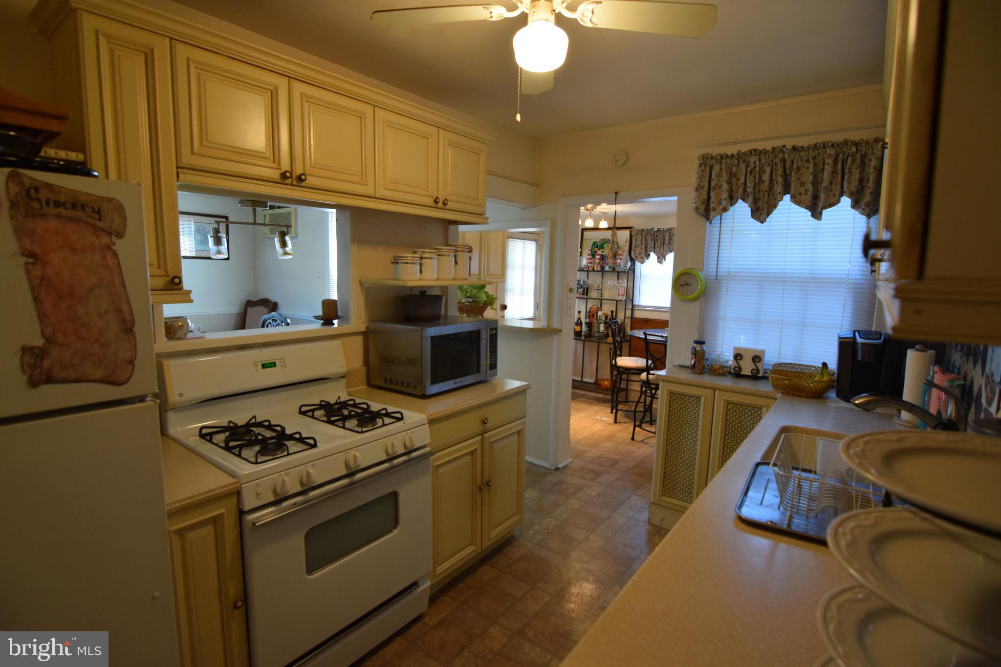 GLADSTONE MANOR - Residential