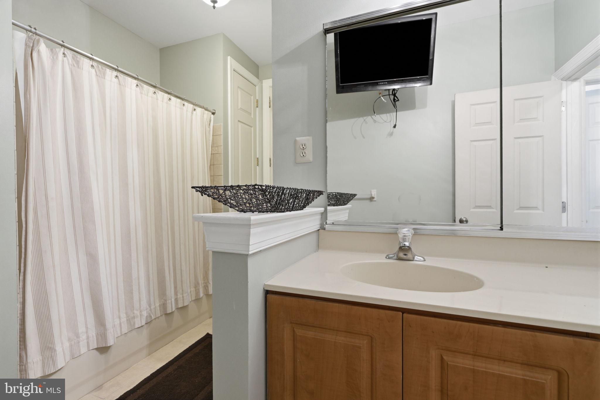 ESTATES AT FARAWAY FARMS - Residential