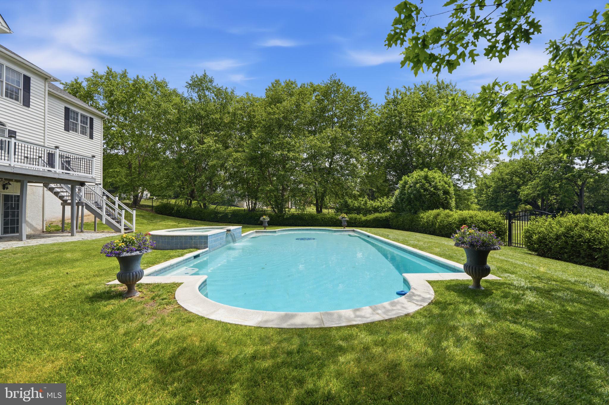 ESTATES AT FARAWAY FARMS - Residential