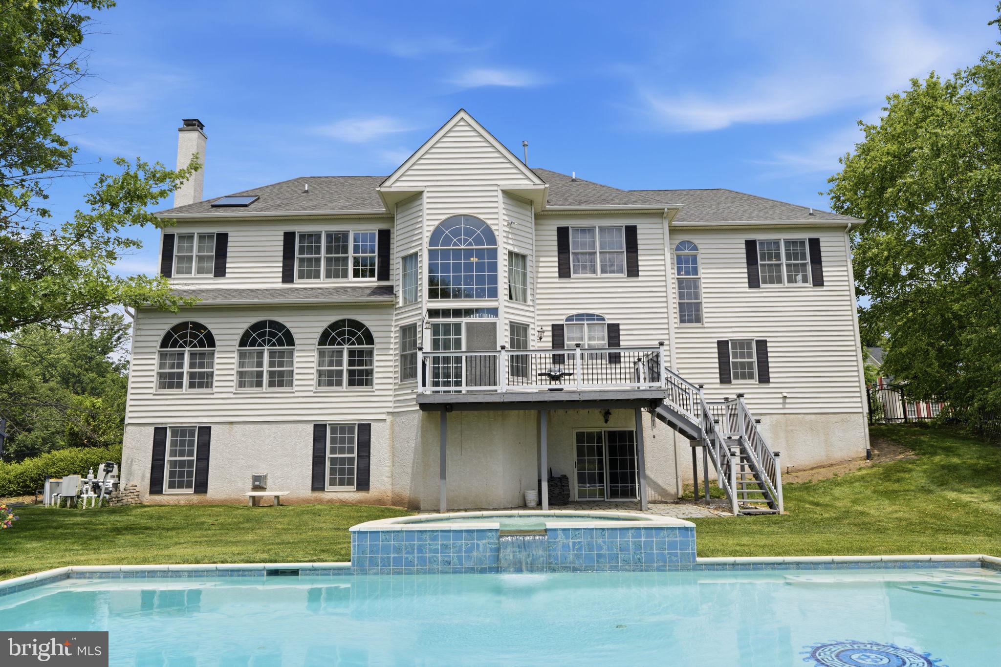 ESTATES AT FARAWAY FARMS - Residential
