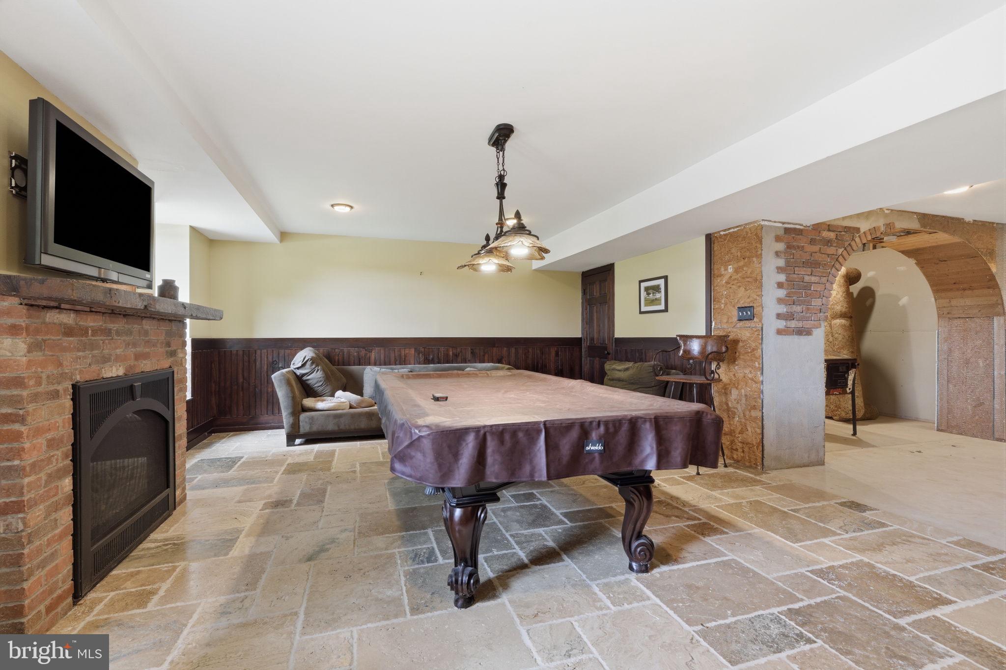 ESTATES AT FARAWAY FARMS - Residential