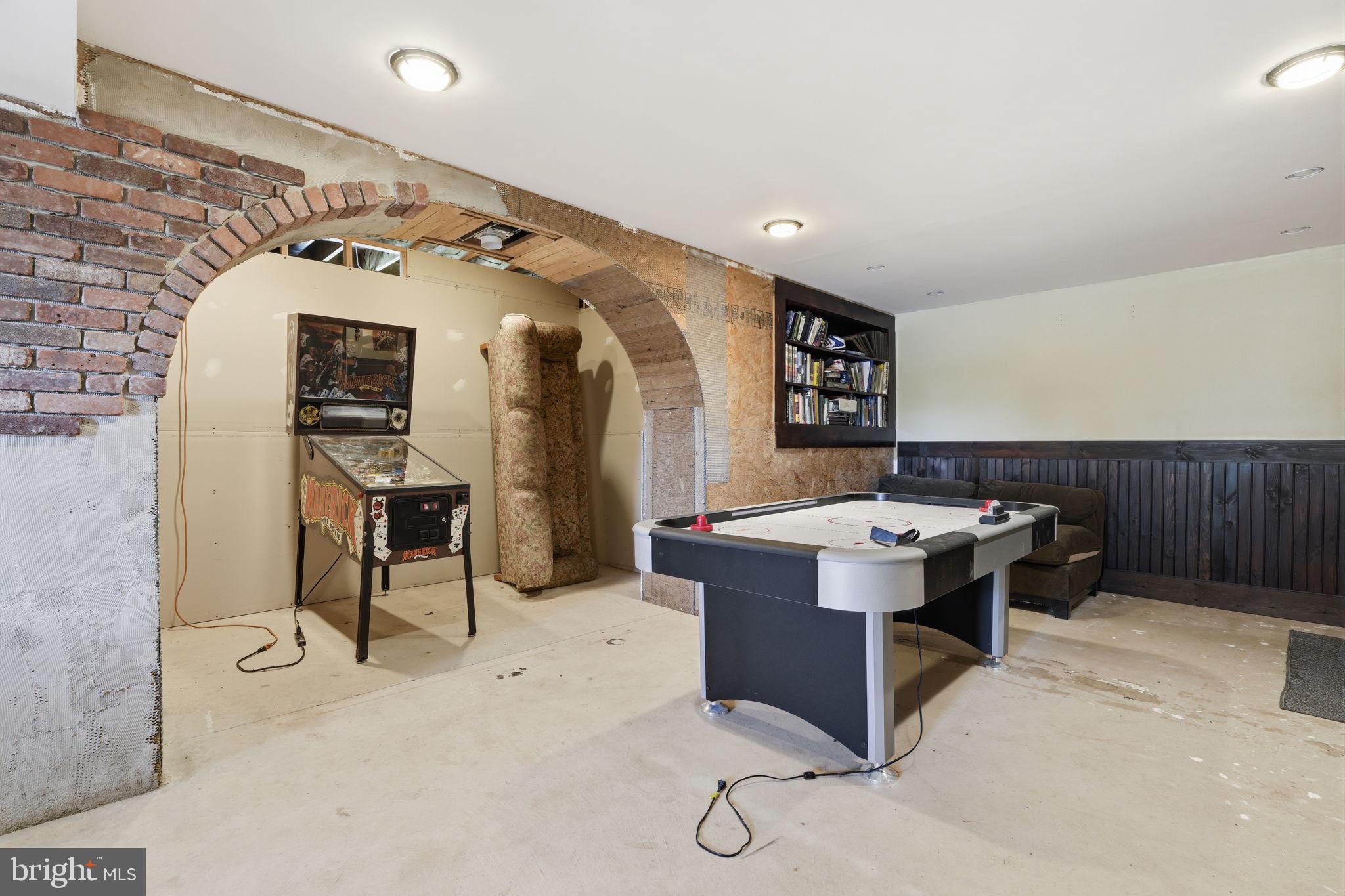 ESTATES AT FARAWAY FARMS - Residential