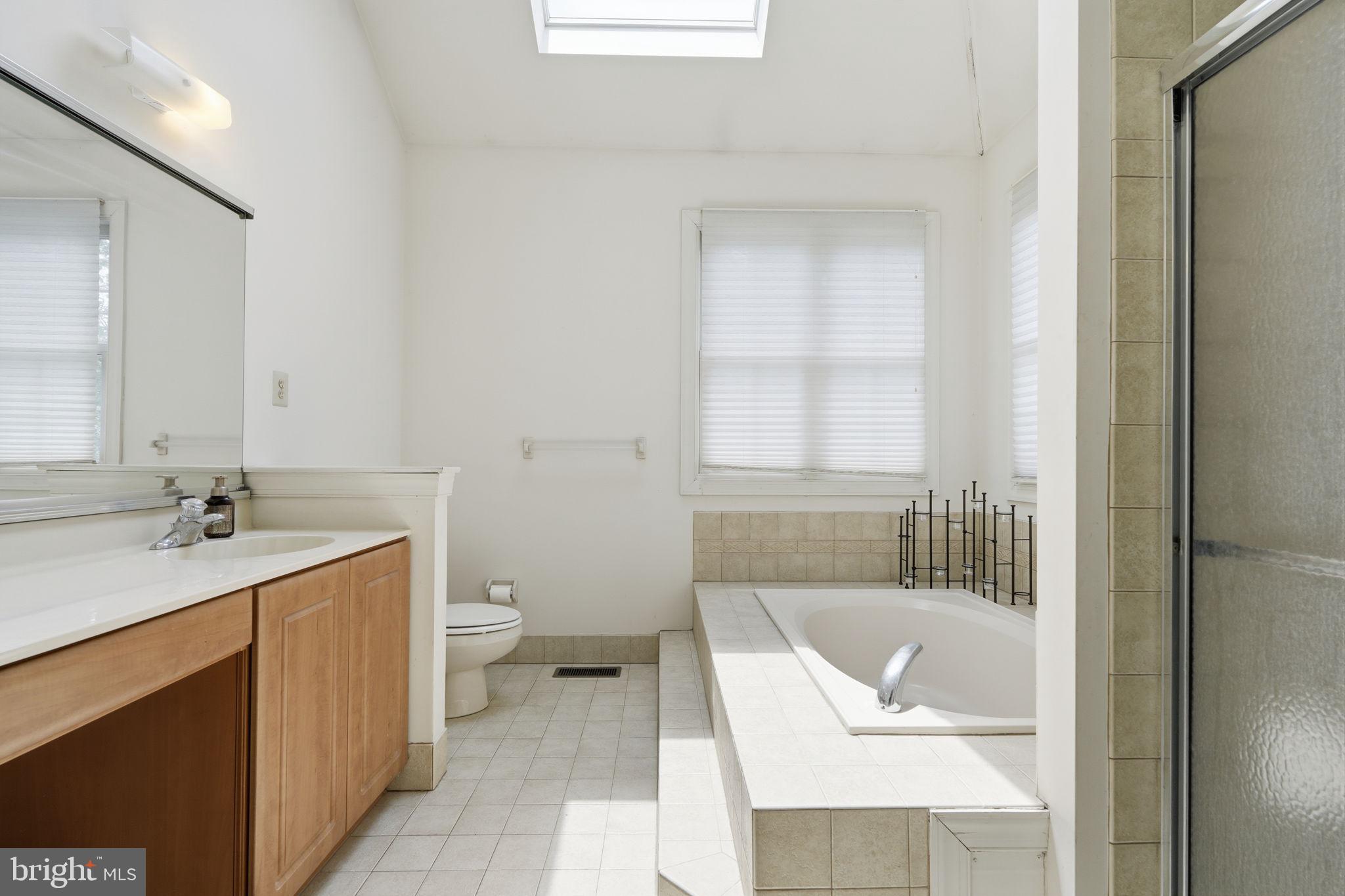 ESTATES AT FARAWAY FARMS - Residential