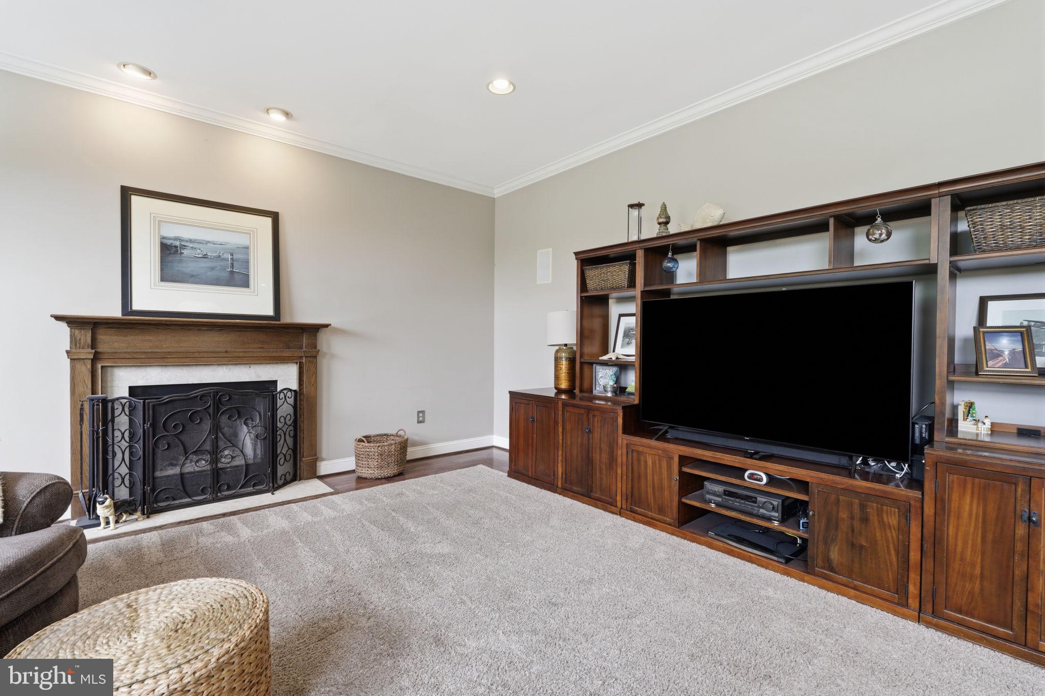 ESTATES AT FARAWAY FARMS - Residential