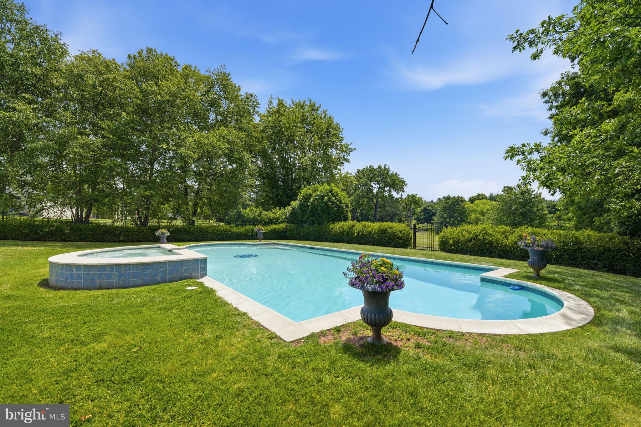 ESTATES AT FARAWAY FARMS - Residential