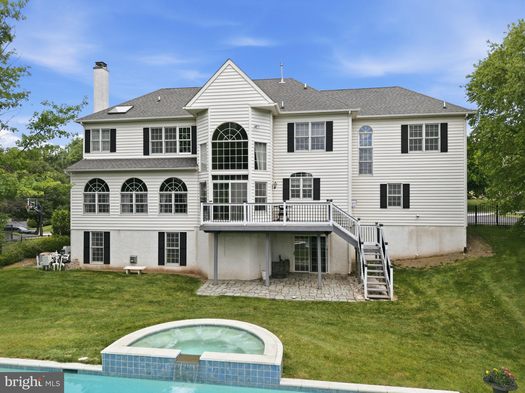 ESTATES AT FARAWAY FARMS - Residential