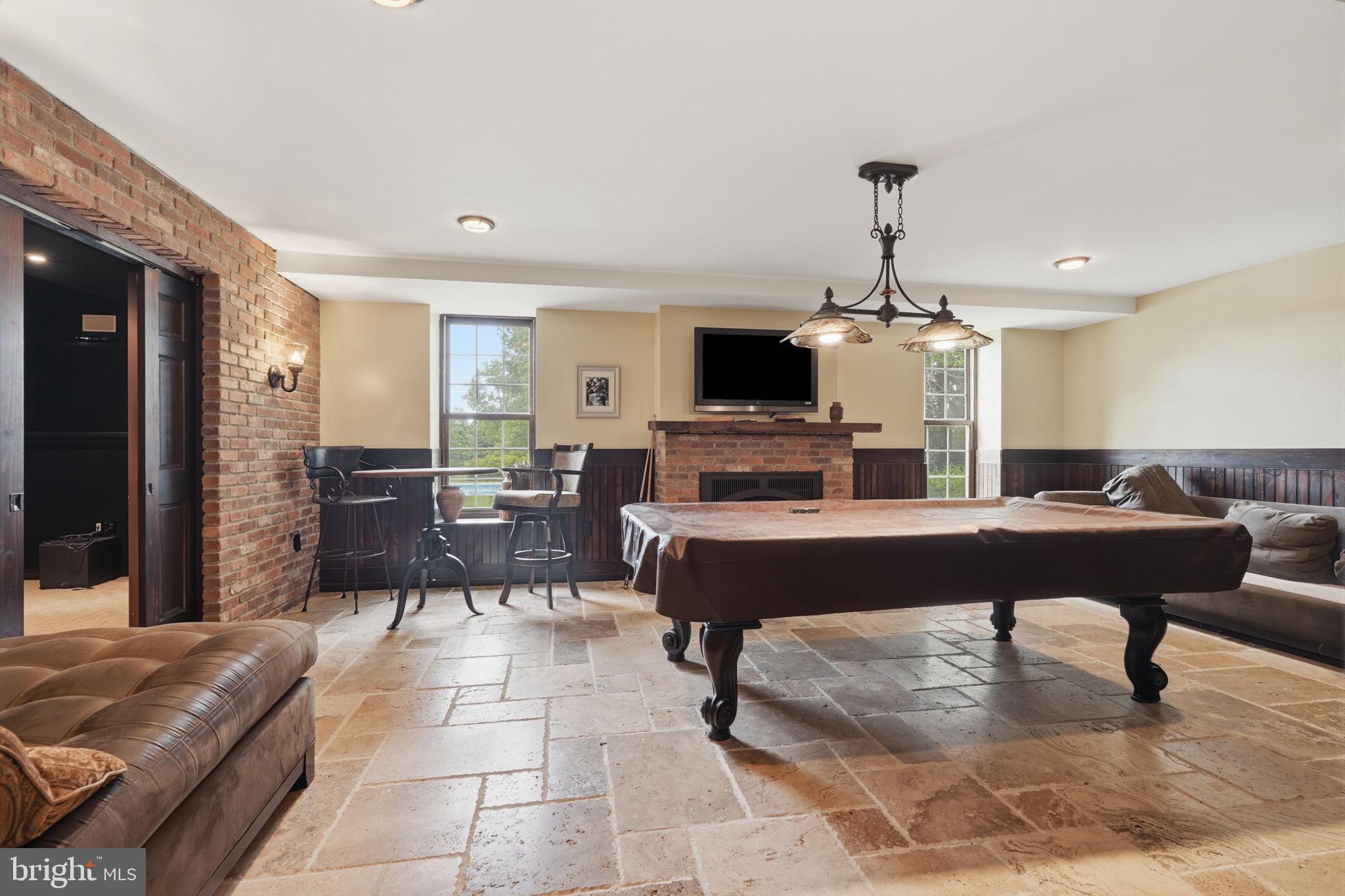 ESTATES AT FARAWAY FARMS - Residential