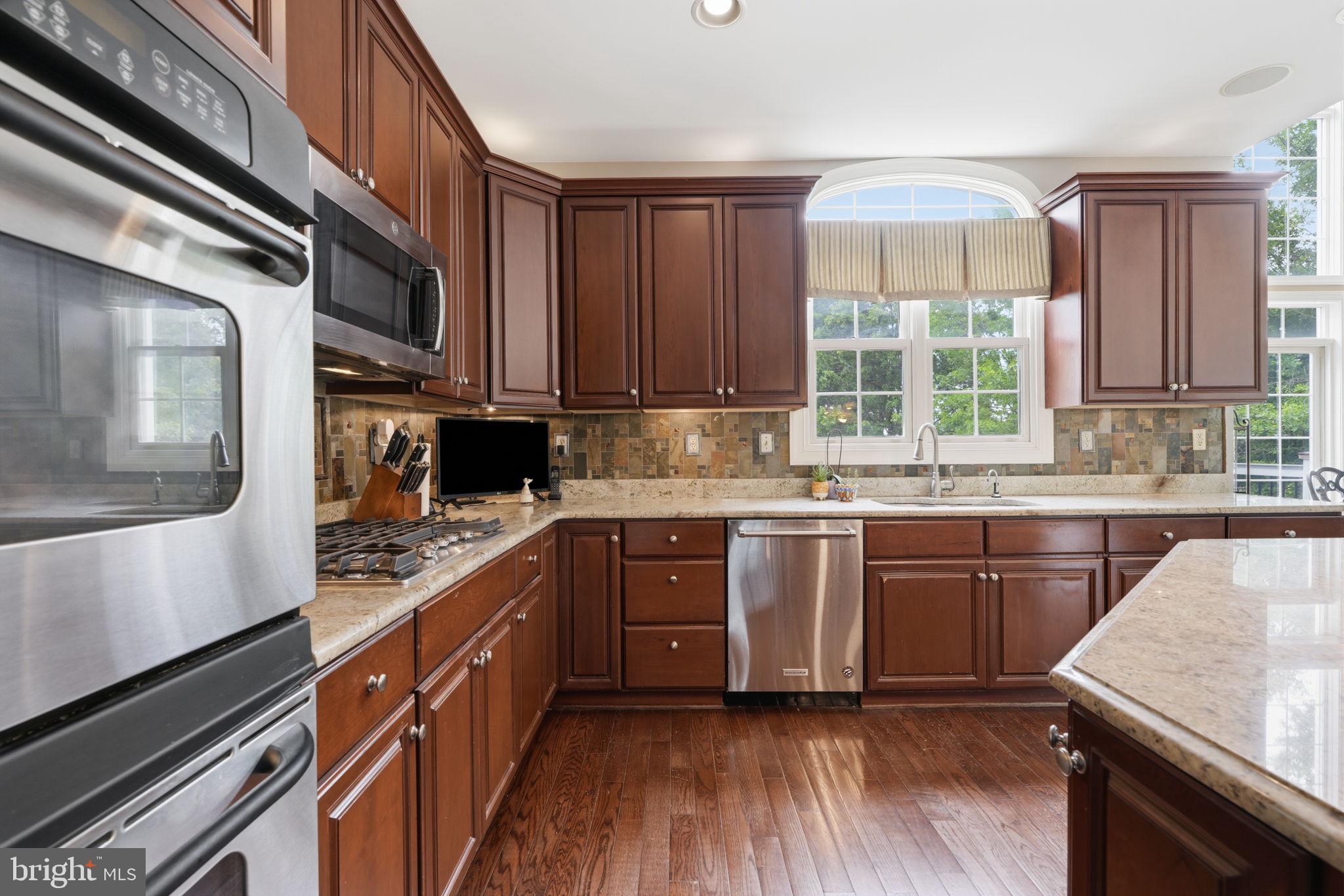 ESTATES AT FARAWAY FARMS - Residential
