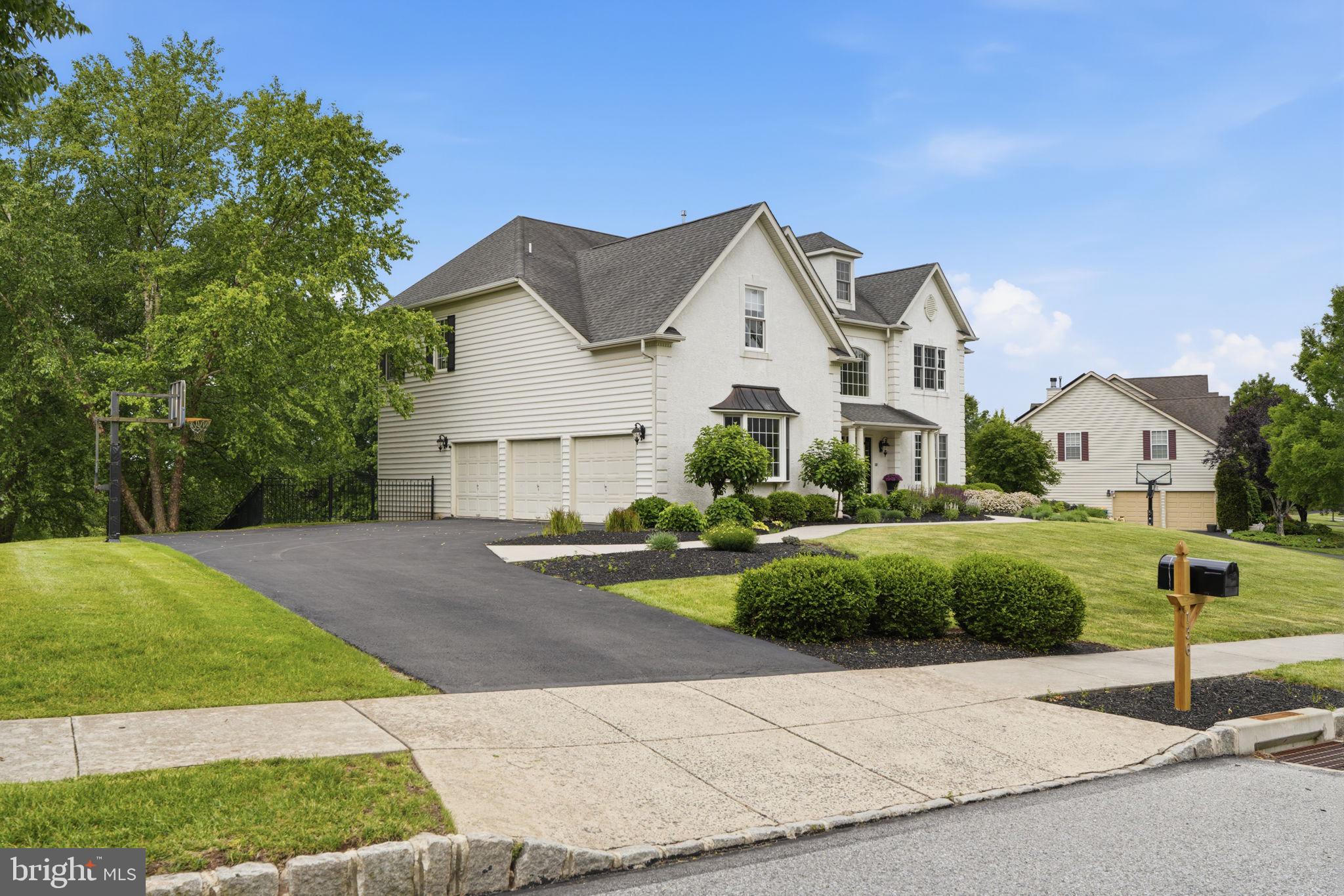 ESTATES AT FARAWAY FARMS - Residential