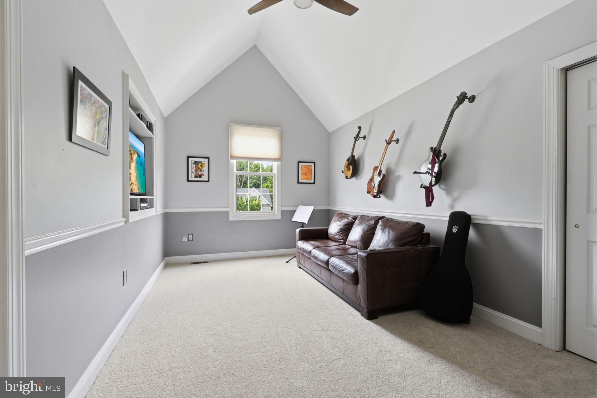 ESTATES AT FARAWAY FARMS - Residential