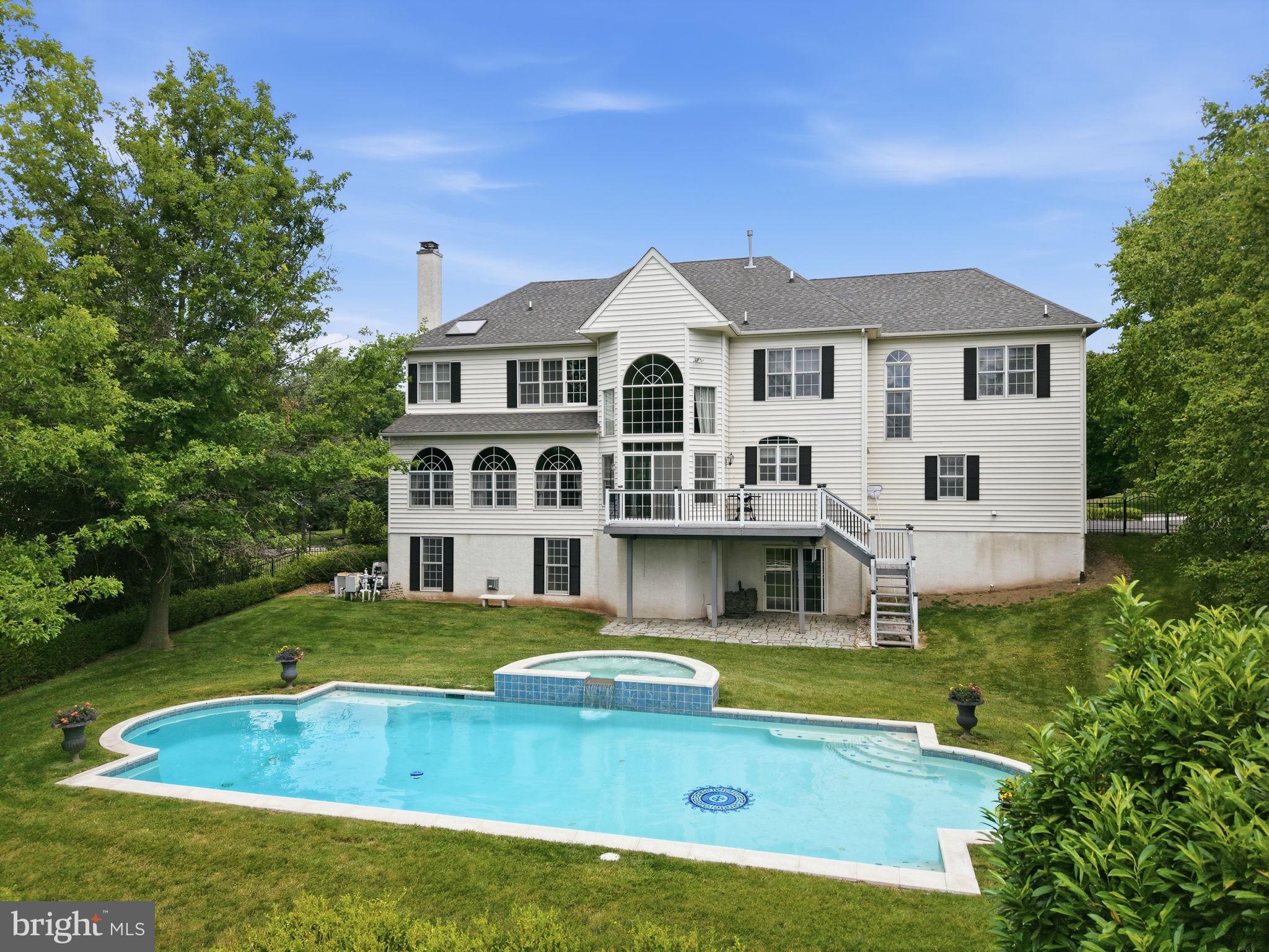 ESTATES AT FARAWAY FARMS - Residential