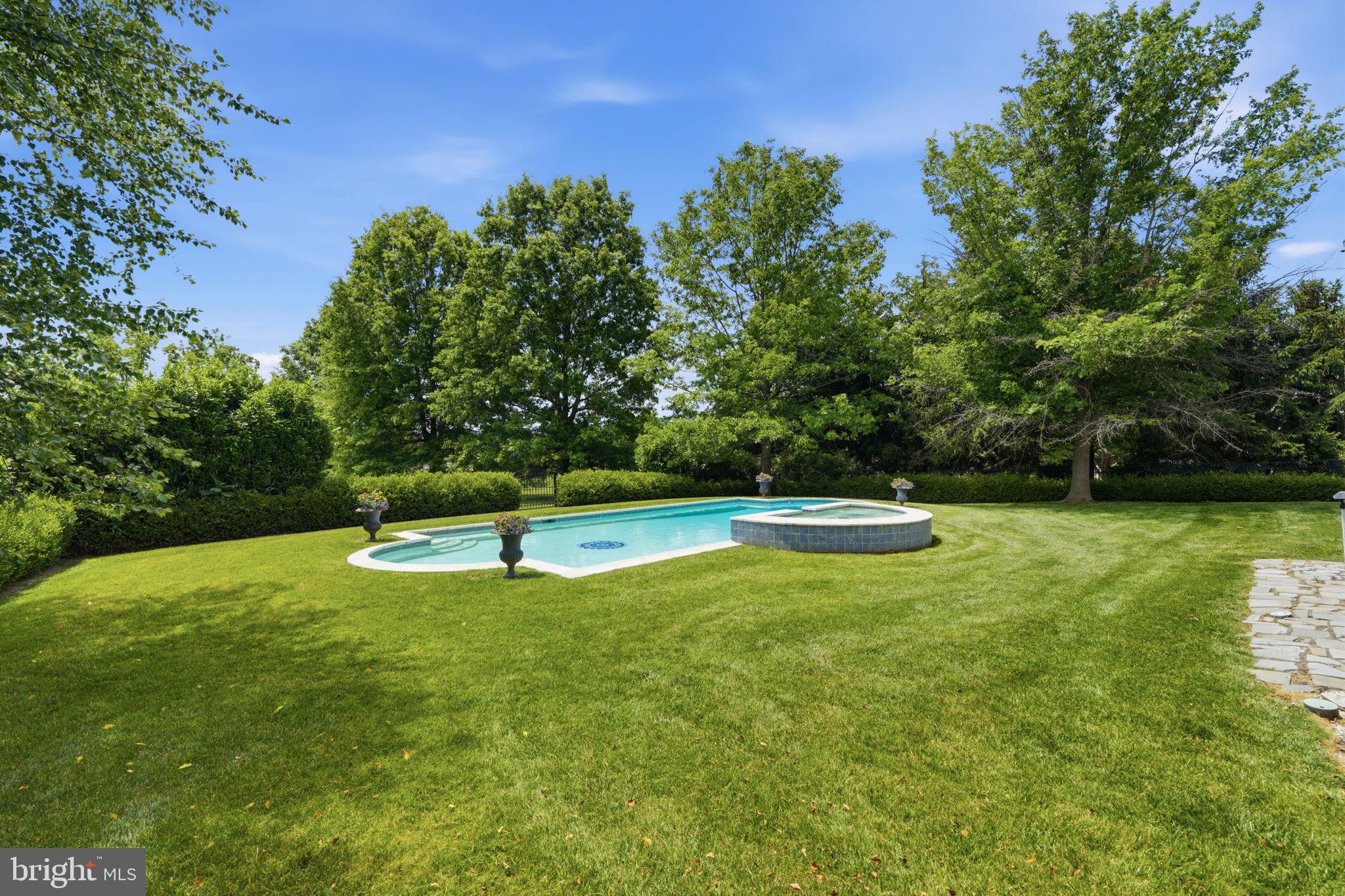ESTATES AT FARAWAY FARMS - Residential
