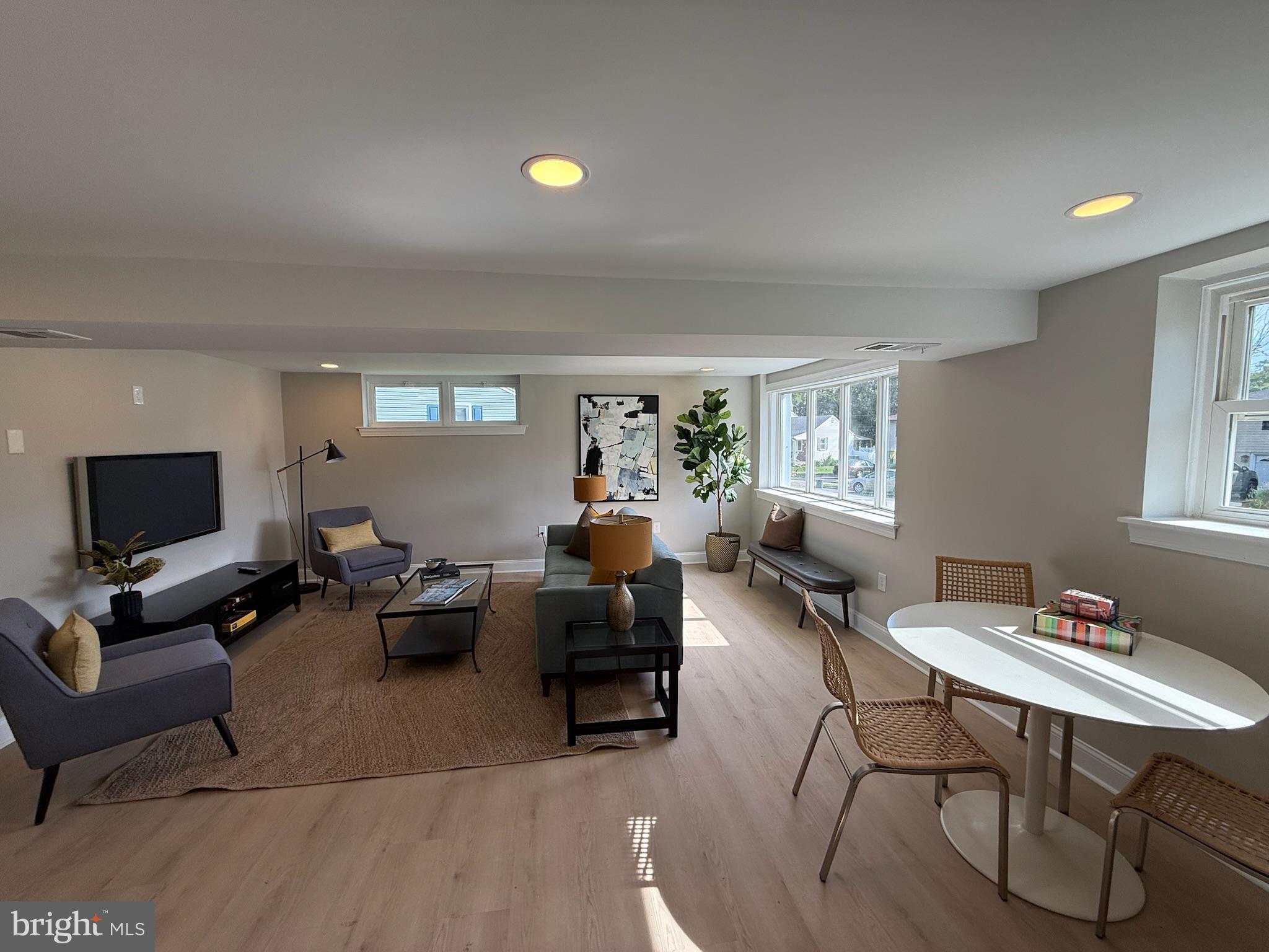 LAWRENCE PARK - Residential