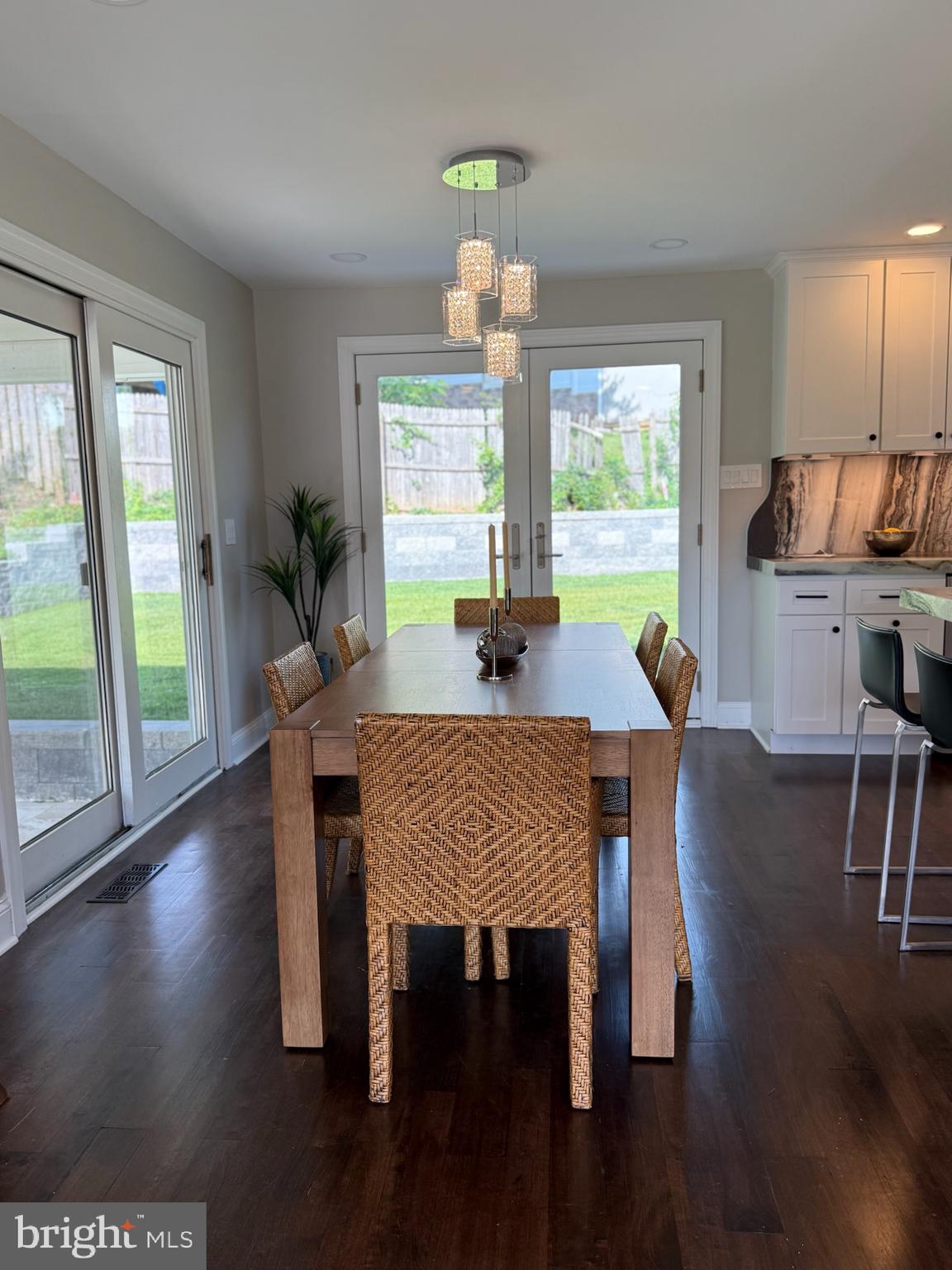 LAWRENCE PARK - Residential