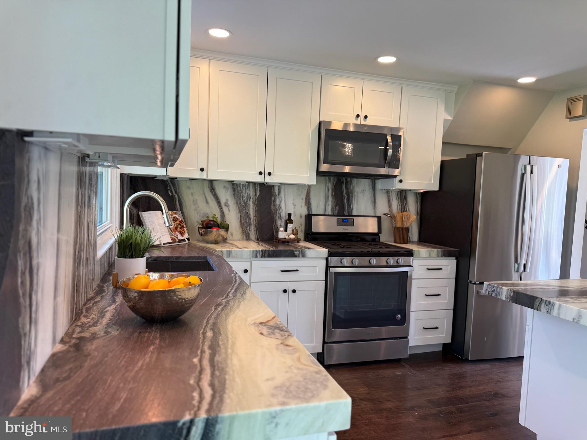 LAWRENCE PARK - Residential