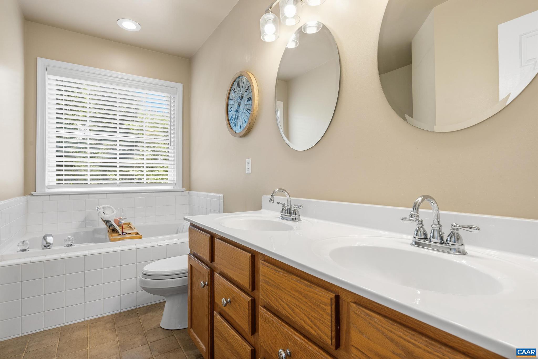 WESTERN RIDGE - Residential