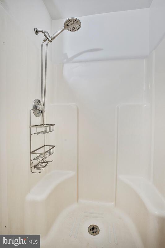 CROMWELL FOUNTAIN - Residential