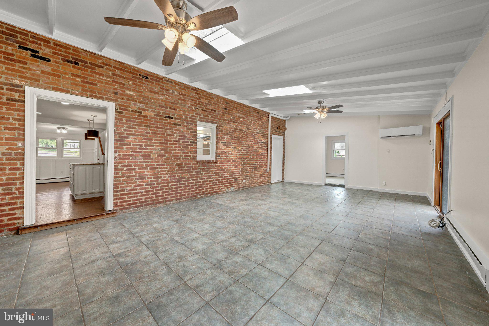 BROAD RUN FARMS - Residential