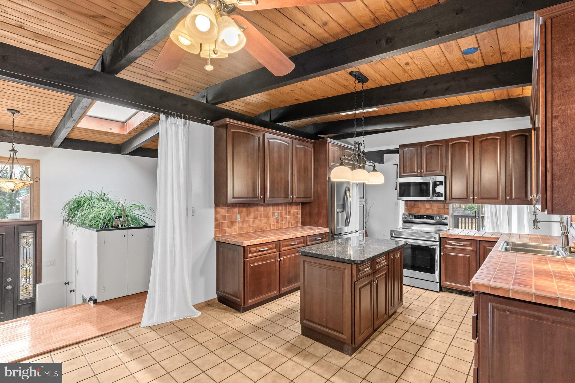 WOODLEY GARDENS - Residential