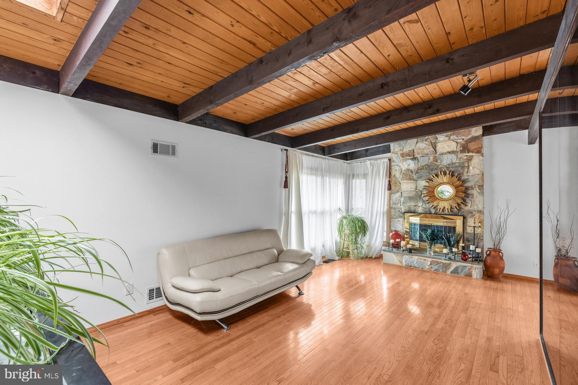 WOODLEY GARDENS - Residential