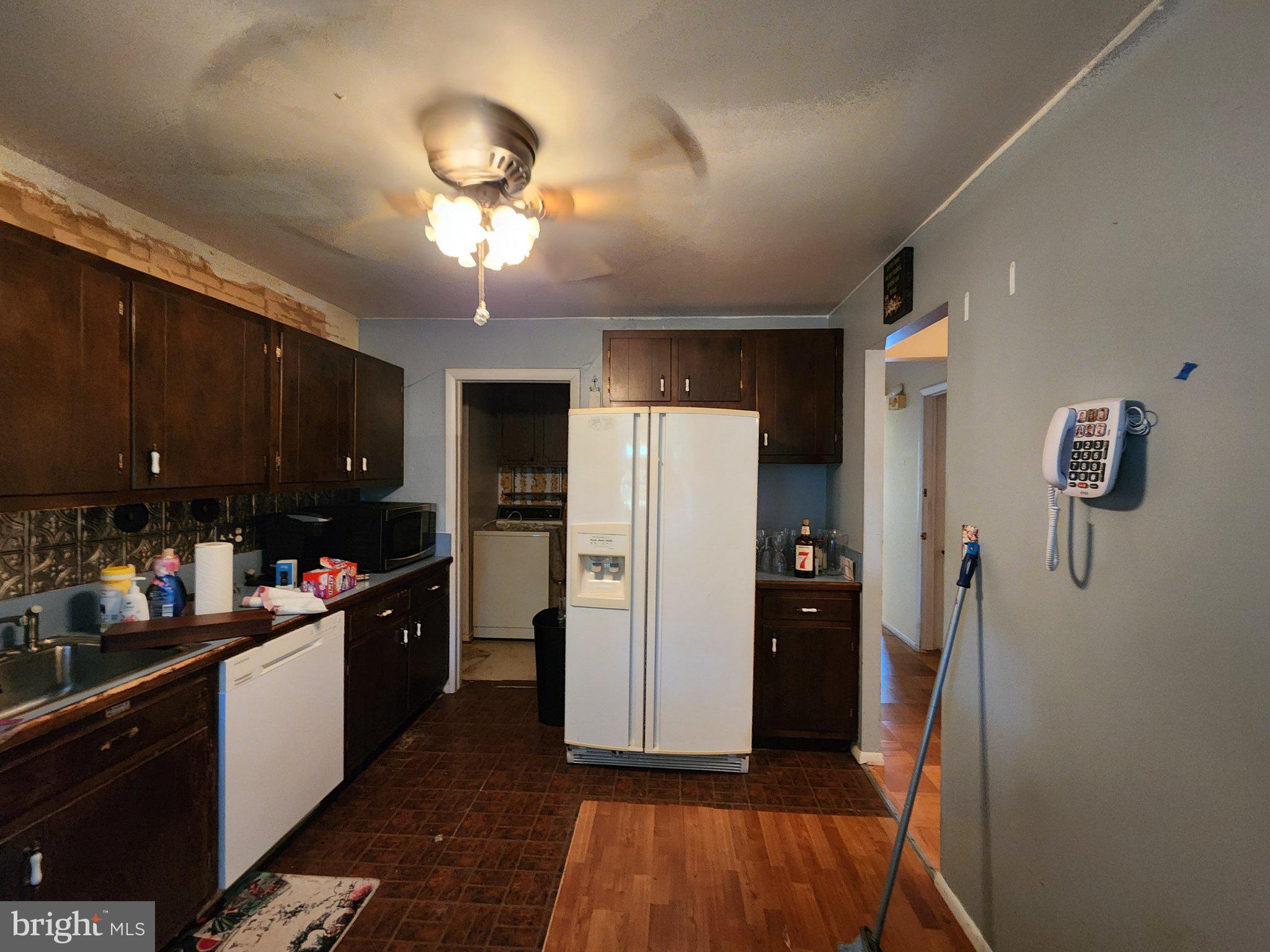 VILLAGE OF EDGEWOOD - Residential