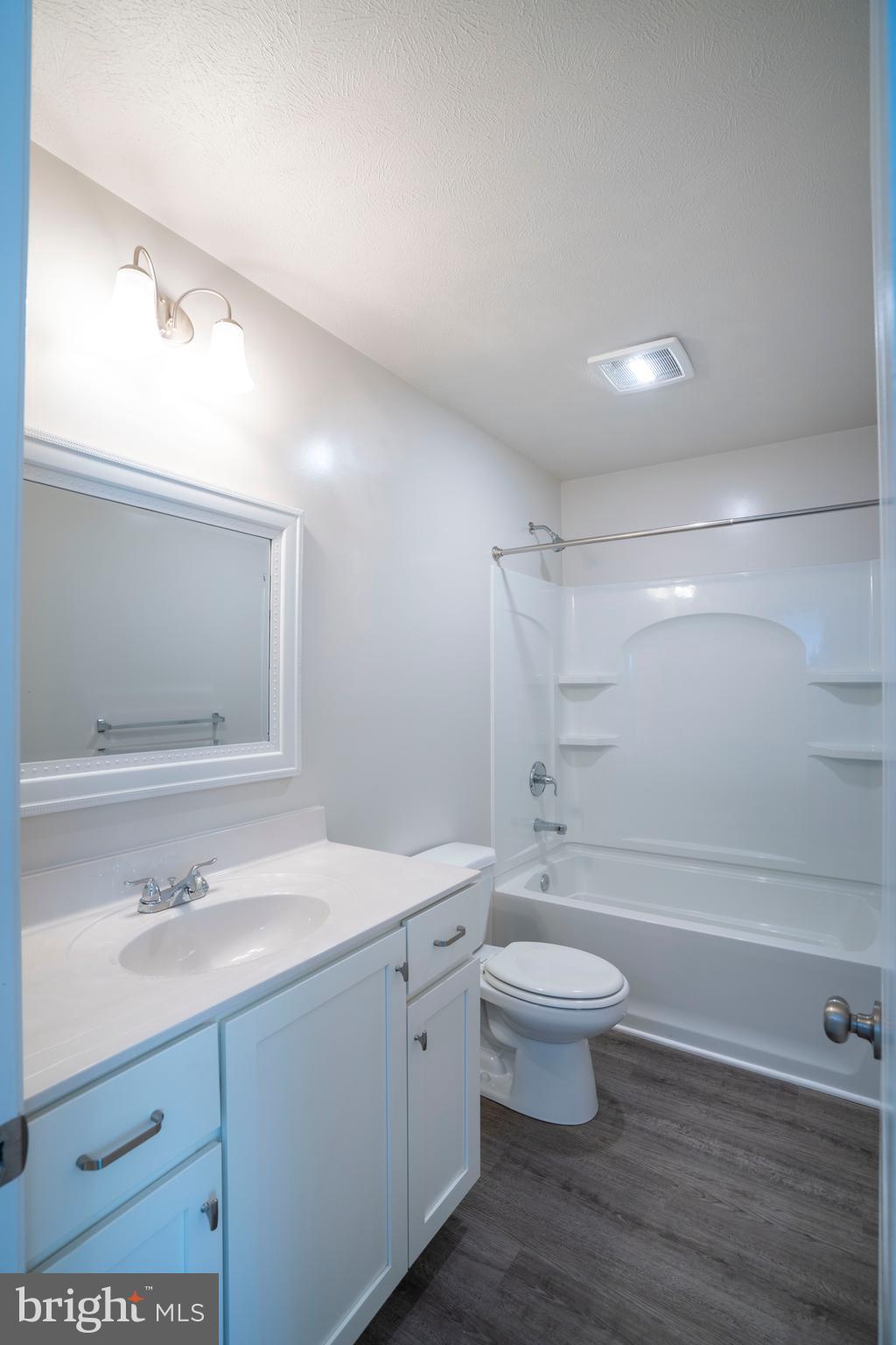 GRAYS POINTE - Residential