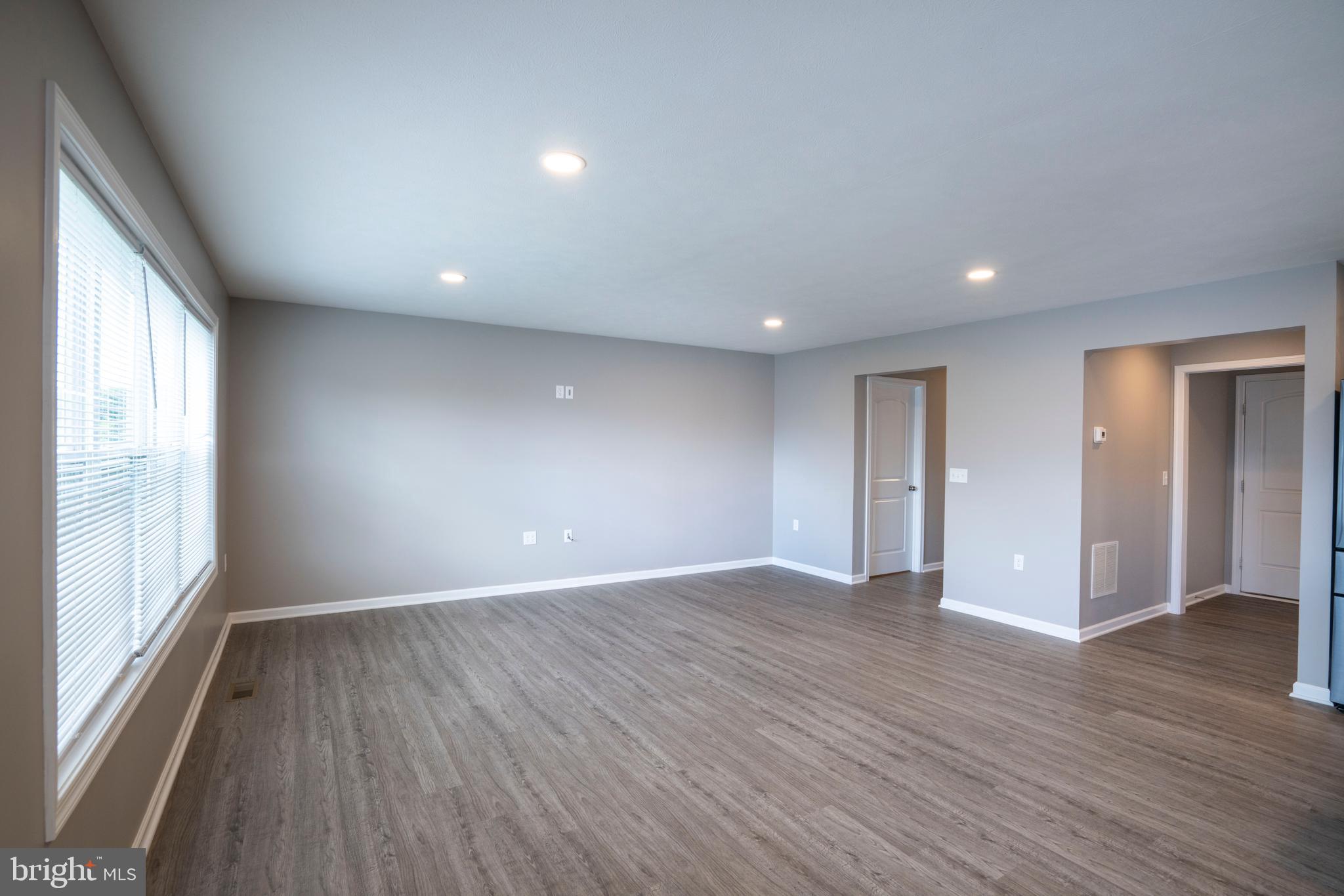 GRAYS POINTE - Residential