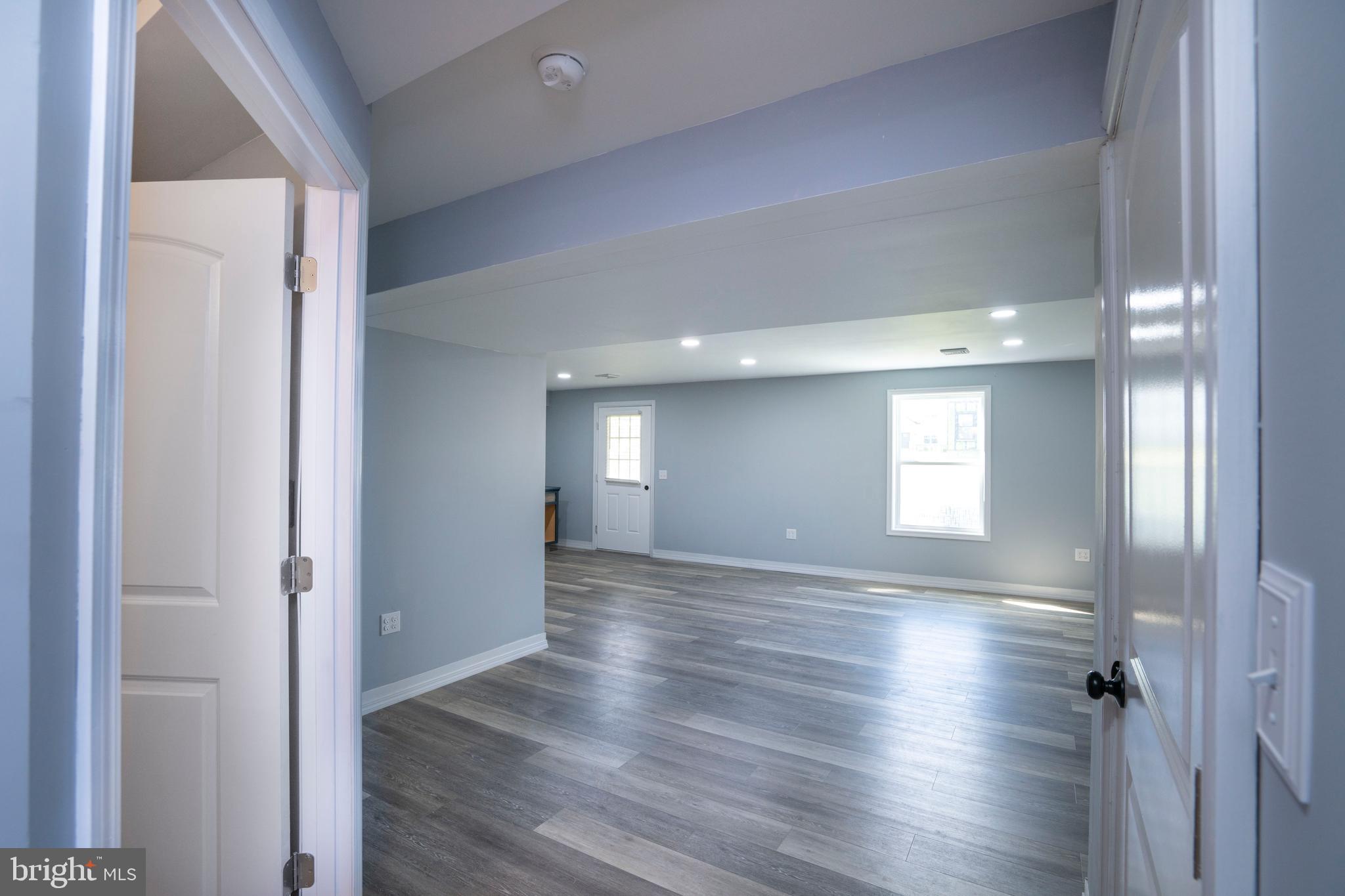 GRAYS POINTE - Residential