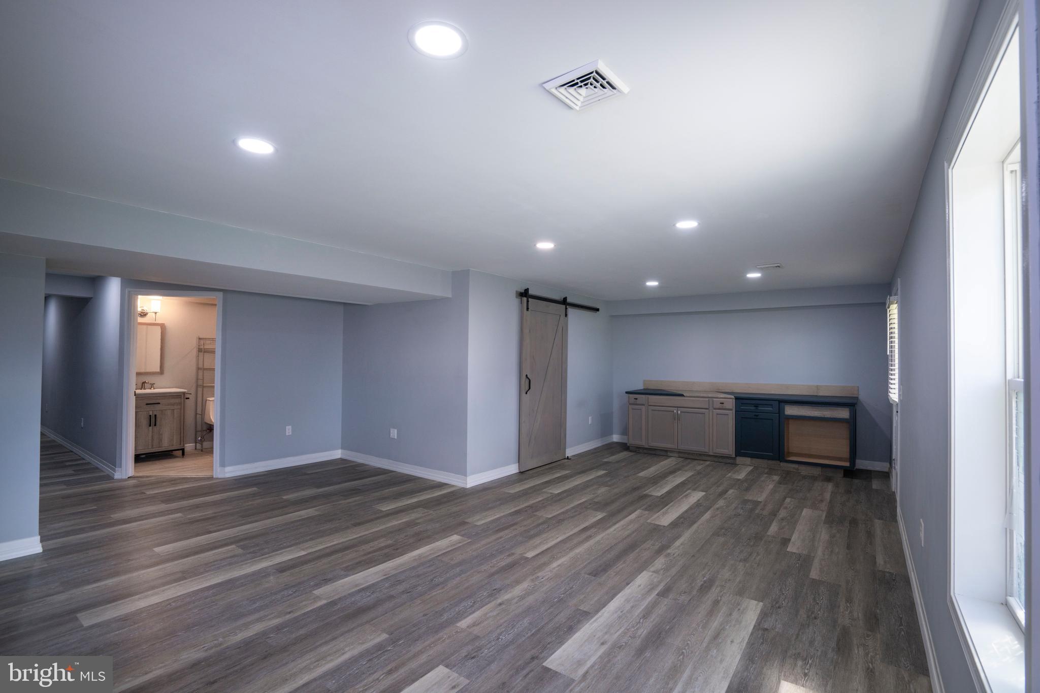 GRAYS POINTE - Residential