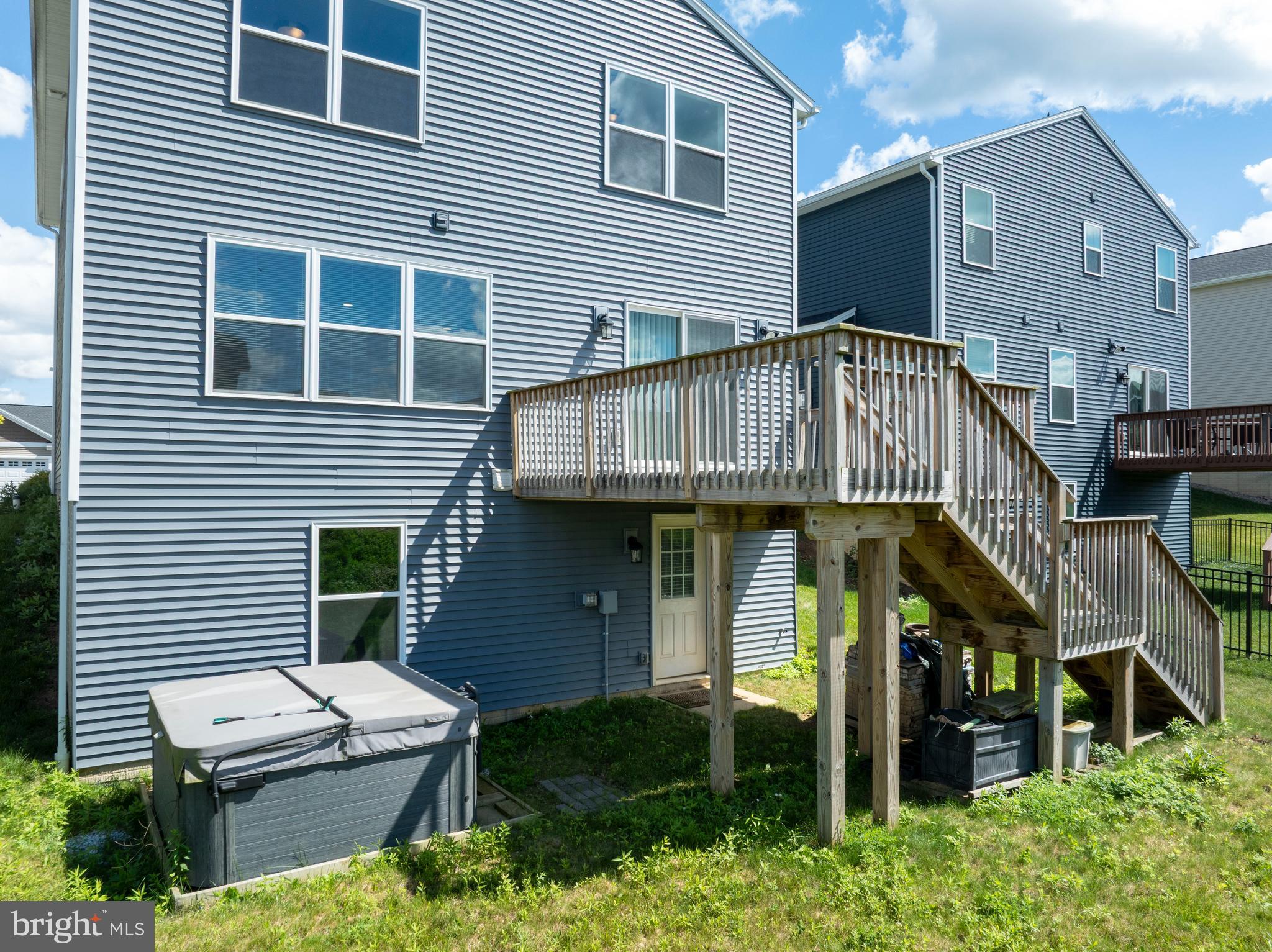 GRAYS POINTE - Residential
