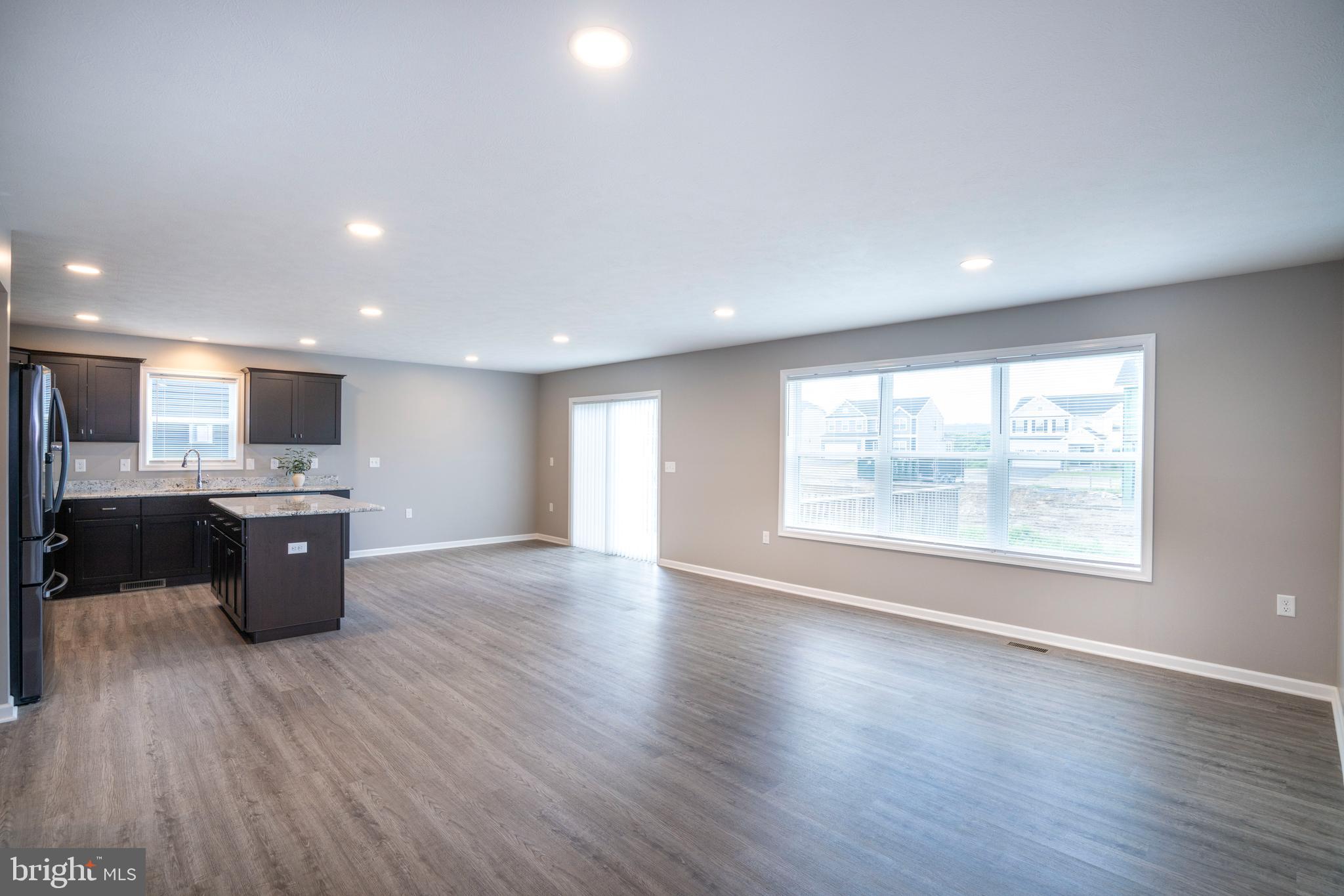 GRAYS POINTE - Residential