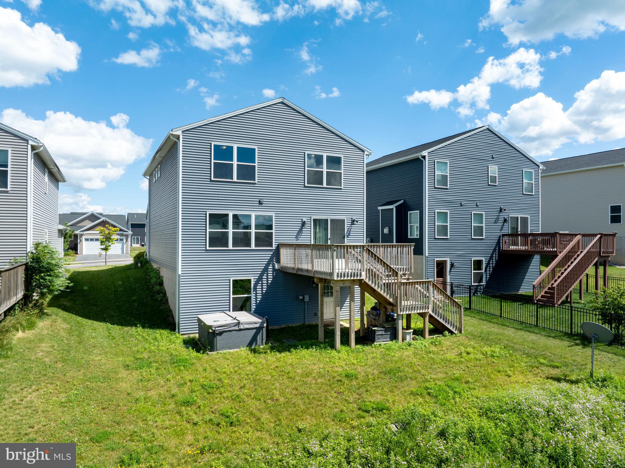 GRAYS POINTE - Residential