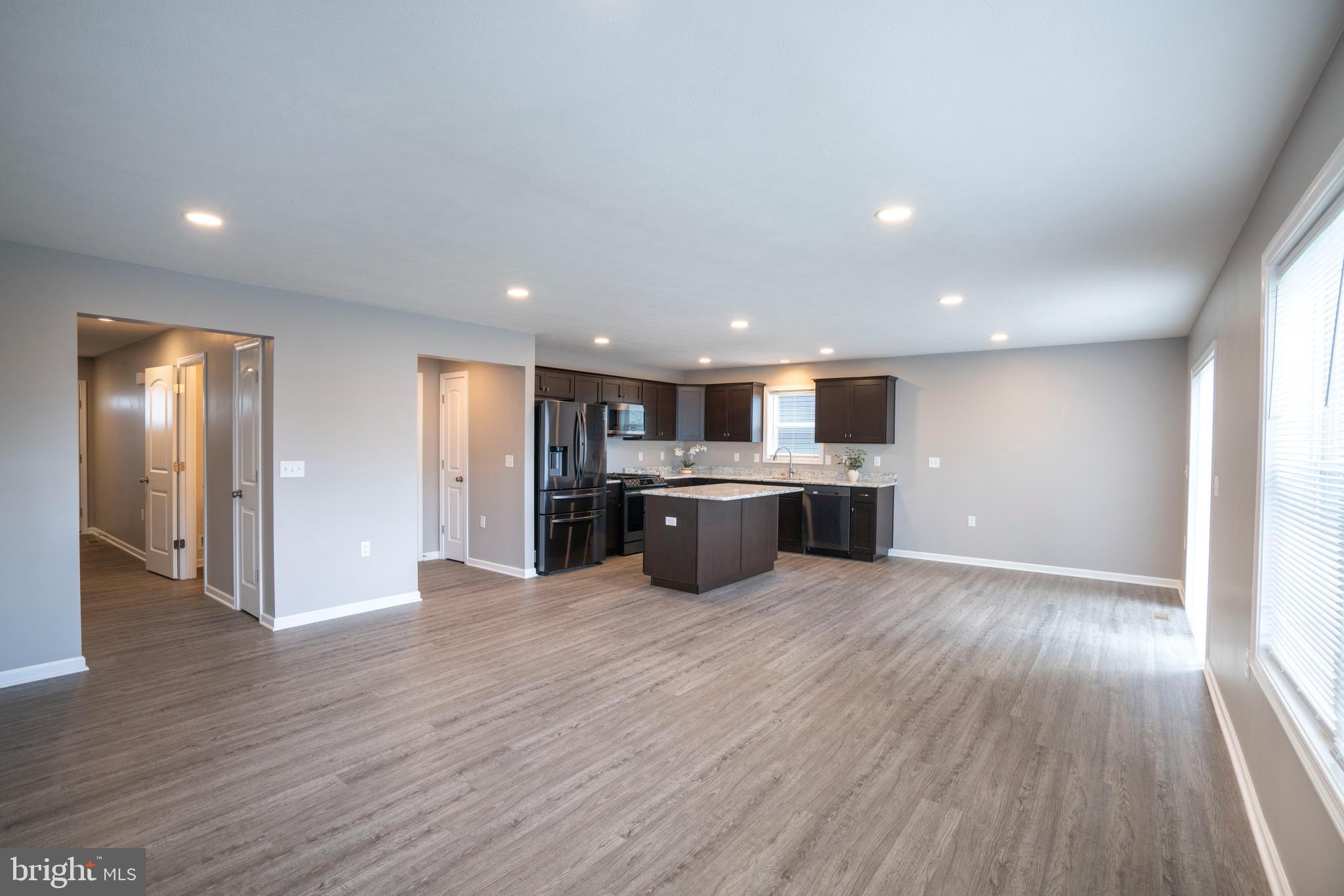 GRAYS POINTE - Residential