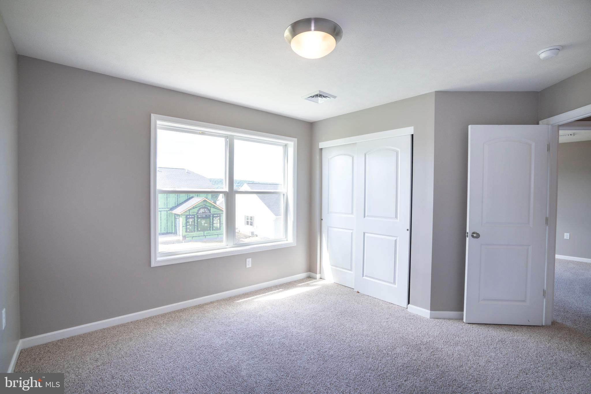 GRAYS POINTE - Residential
