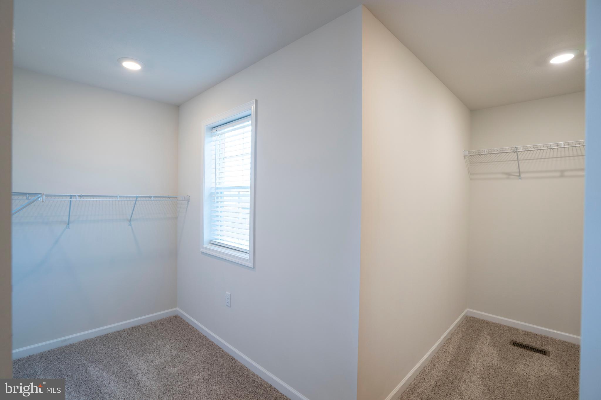 GRAYS POINTE - Residential