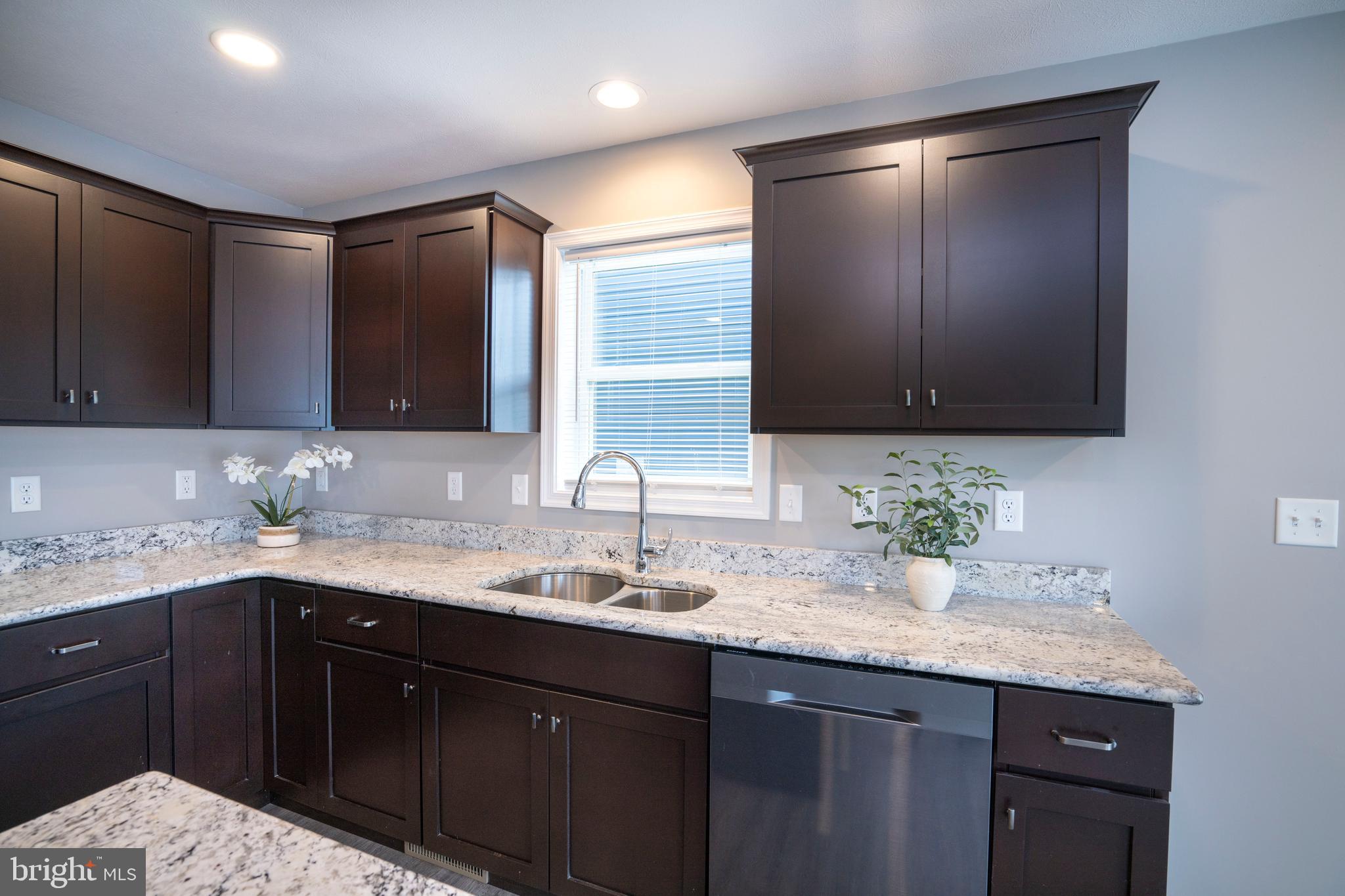 GRAYS POINTE - Residential