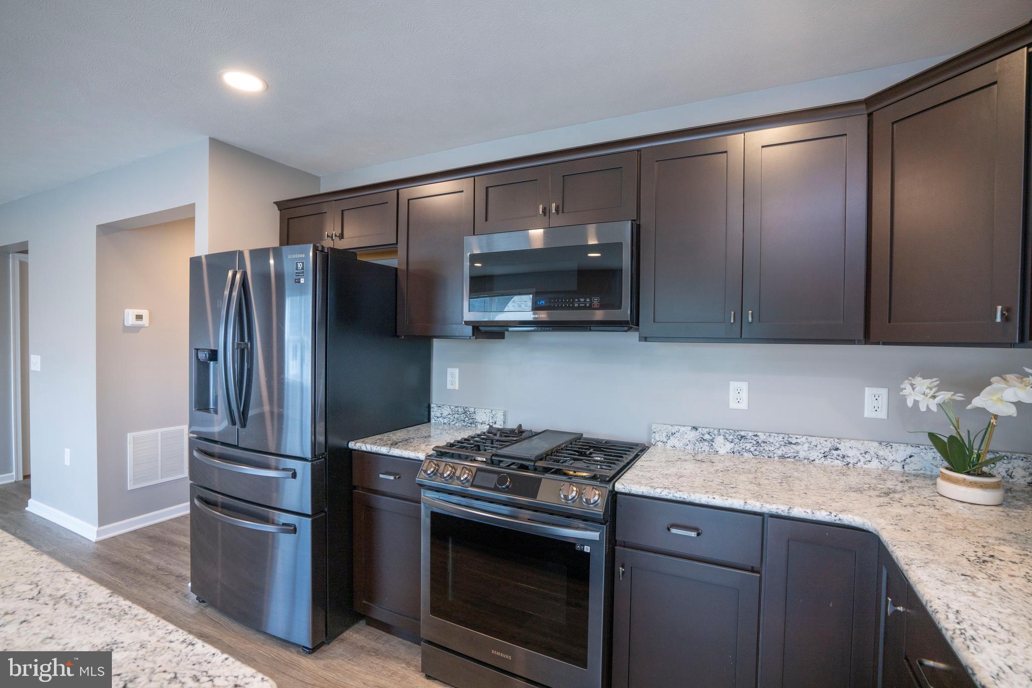 GRAYS POINTE - Residential