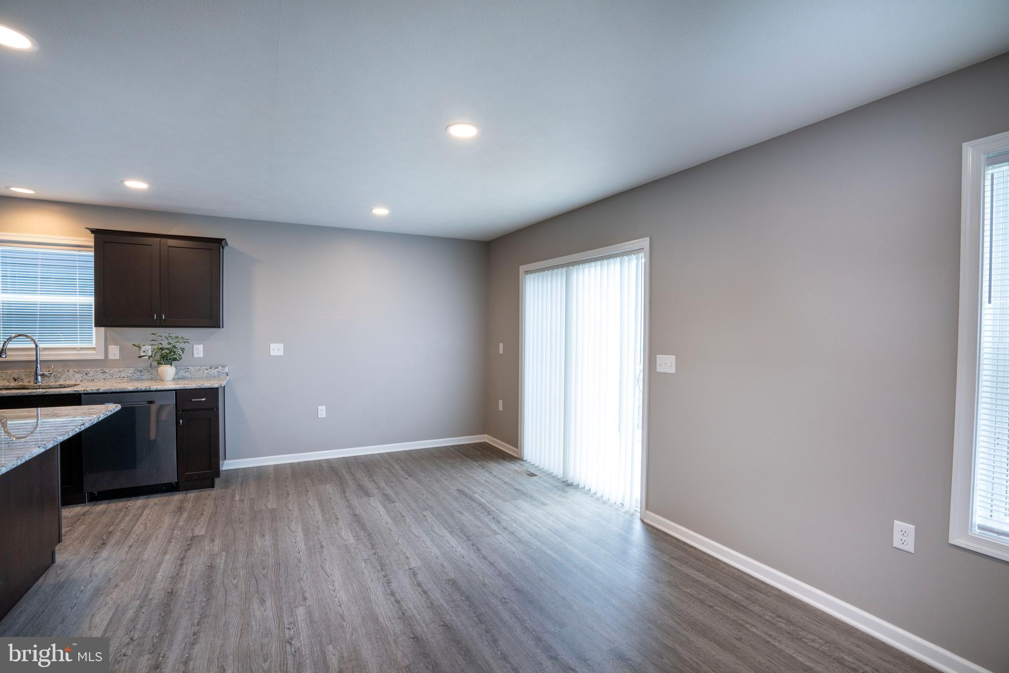 GRAYS POINTE - Residential