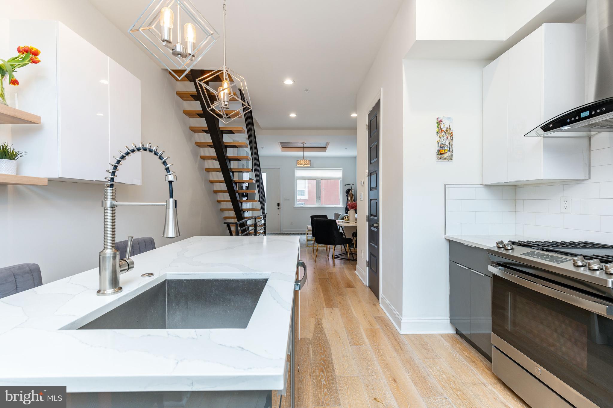 POINT BREEZE - Residential